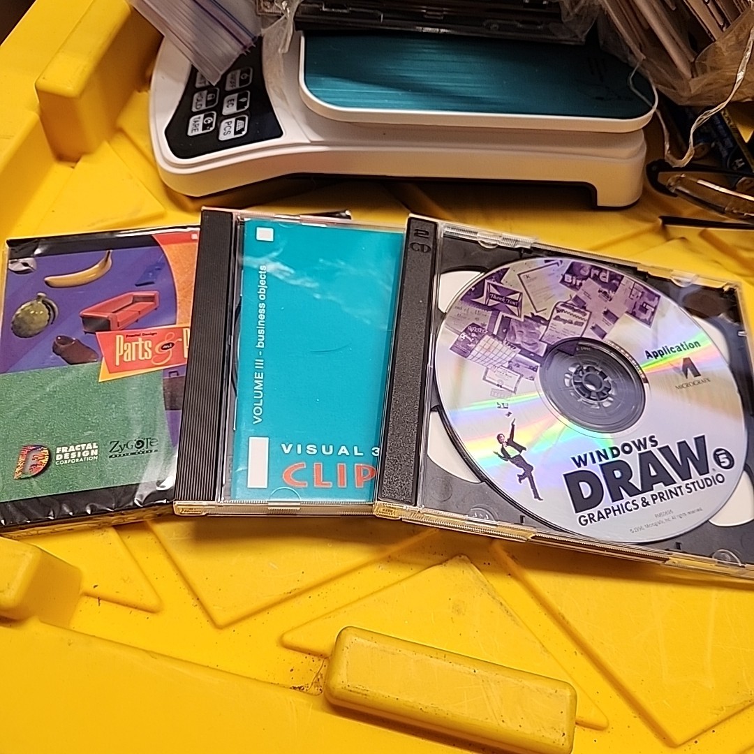 Lot Of 3 Micrografx Windows Draw Graphics & Print Studio 5 Plus 2 Clip Art DISC
