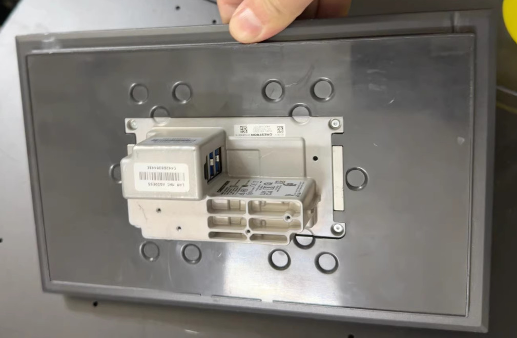 1pcs Crestron TSW-1070-W-S Touch Screen