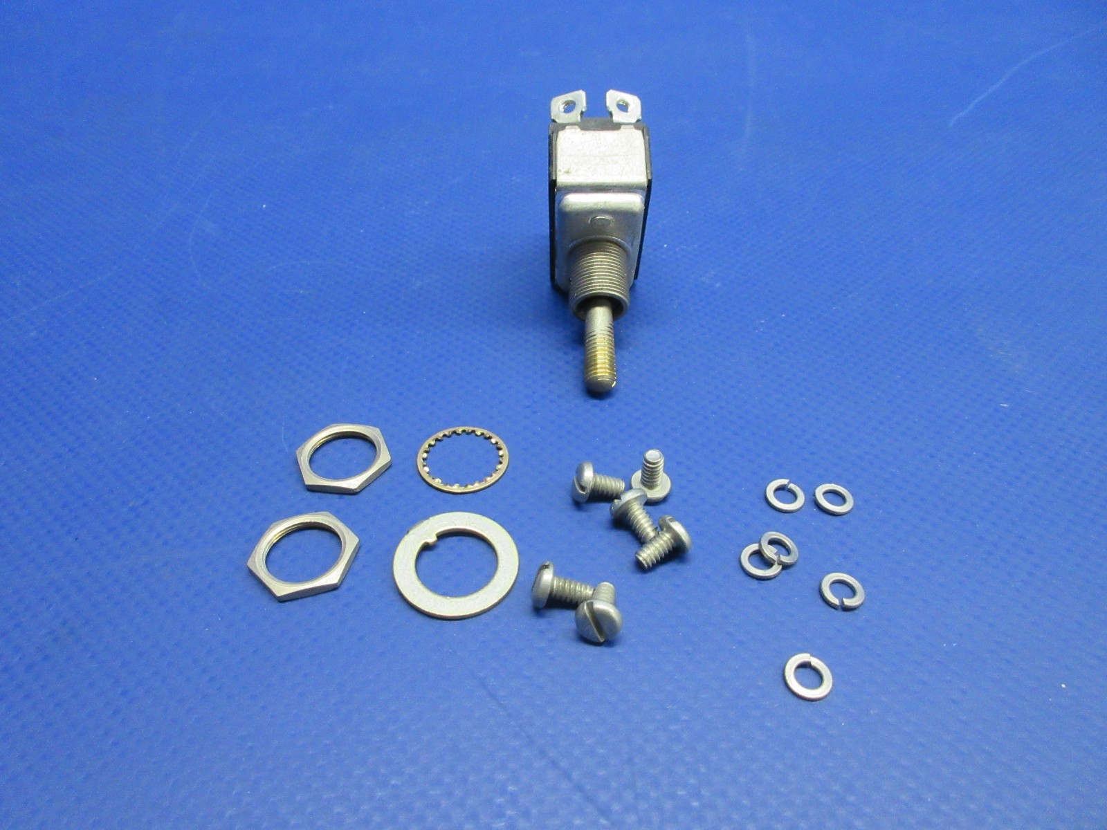 Cessna Flap Switch P/N S1661-2 NOS (0426-718)
