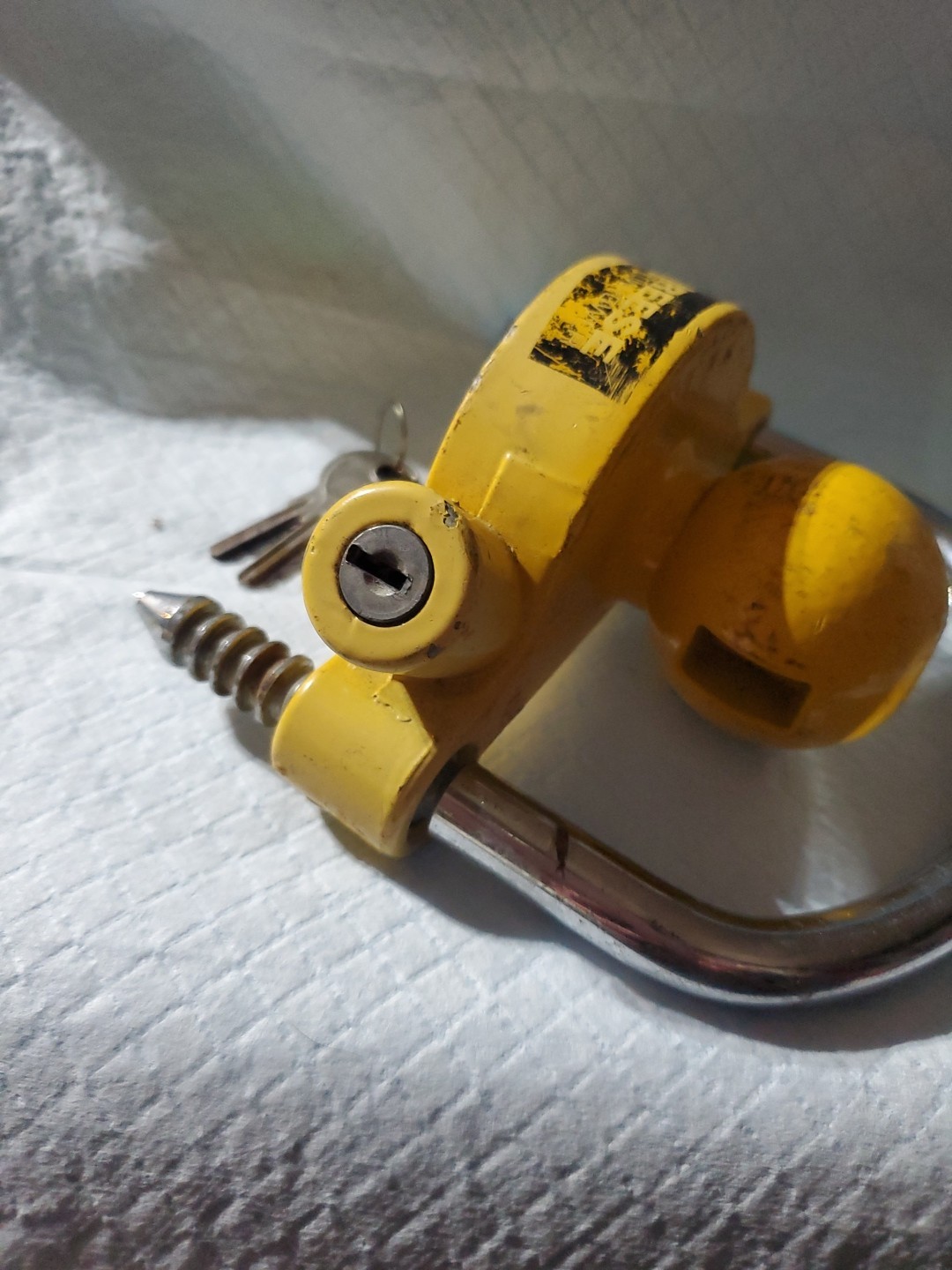 Reese Towpower Universal Tow Hitch Coupler Lock With 2 Keys - Yellow