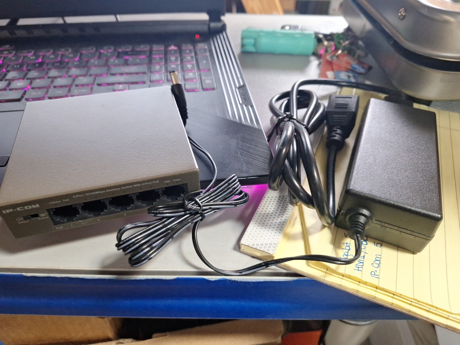 IP-COM 5-Port 10/100Mbps Desktop Switch with 4-Port PoE