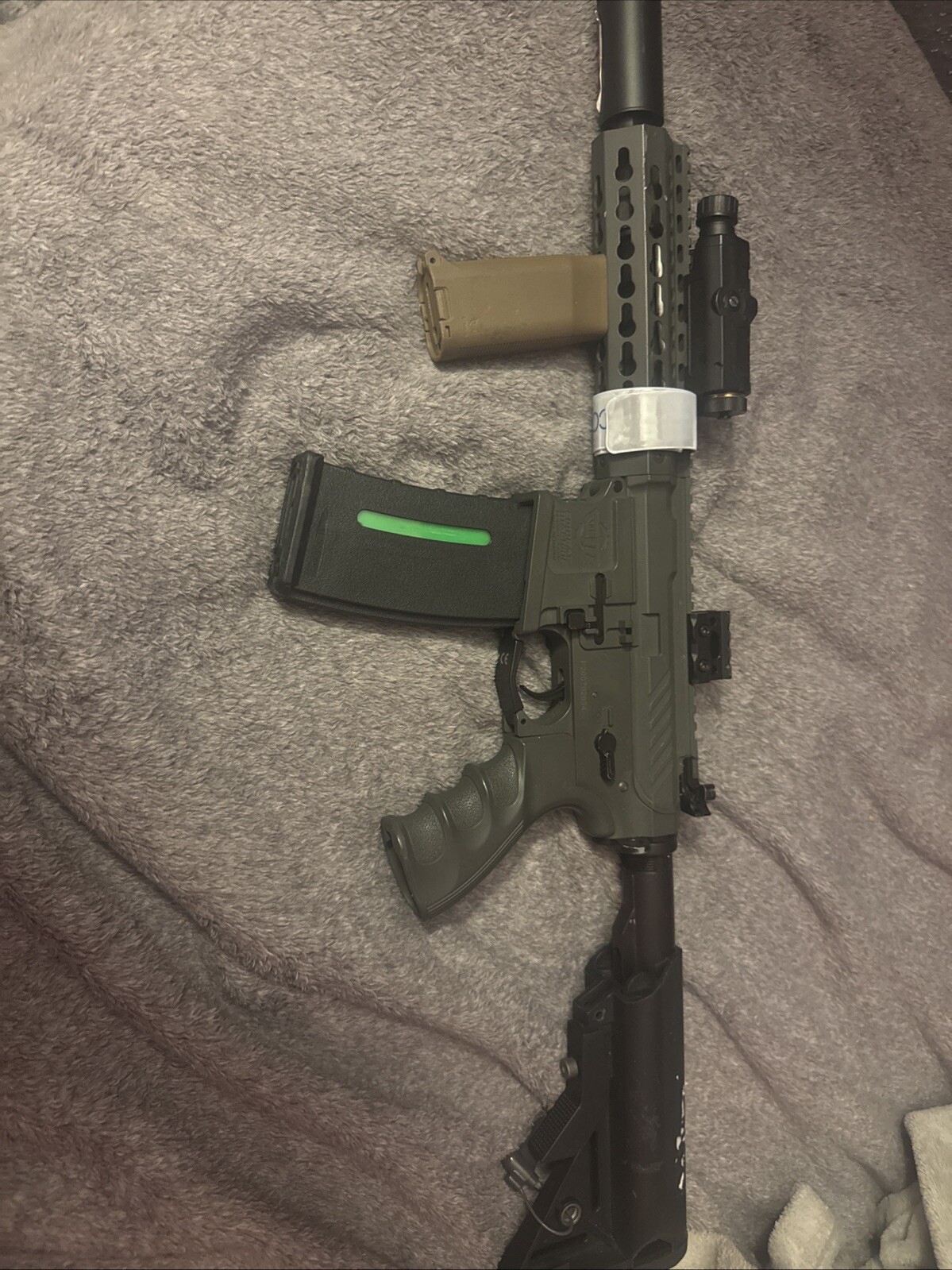 airsoft gun