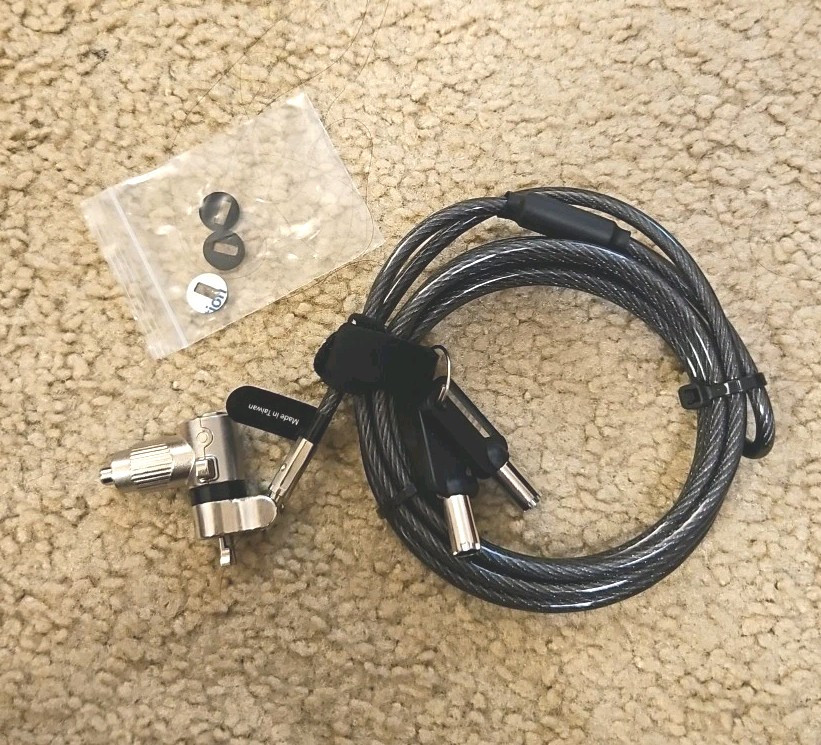 StarTech.com 3-in-1 Universal Laptop Lock 6.6ft, Master Keyed Locking Cable