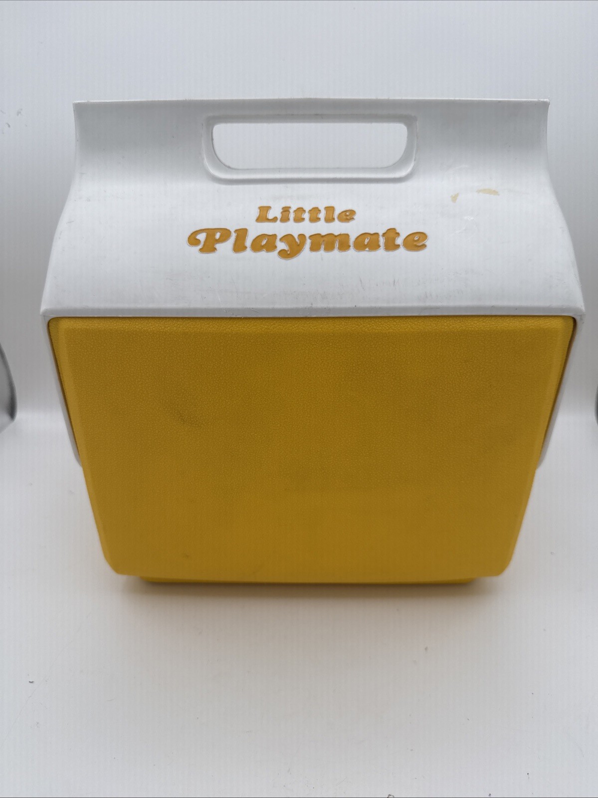 Vintage 1981 Igloo LITTLE PLAYMATE COOLER Rare LEMON YELLOW COLOR Push Button