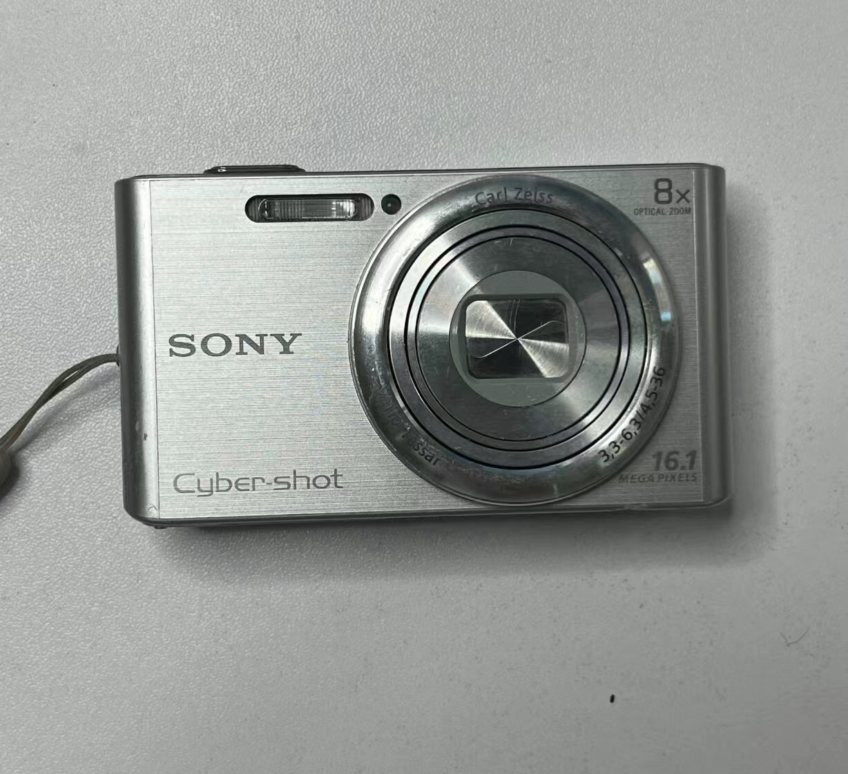 SONY DSC-W730 Cyber-shot Digital Camera 16.1 MP 8x Zoom Sliver w/Battery English