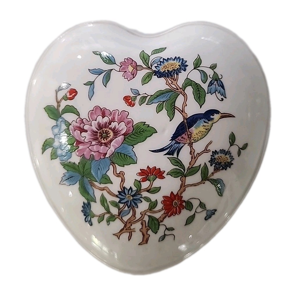 Aynsley Pembroke Heart Shape Chinoiserie Lidded Trinket Box England Bone China