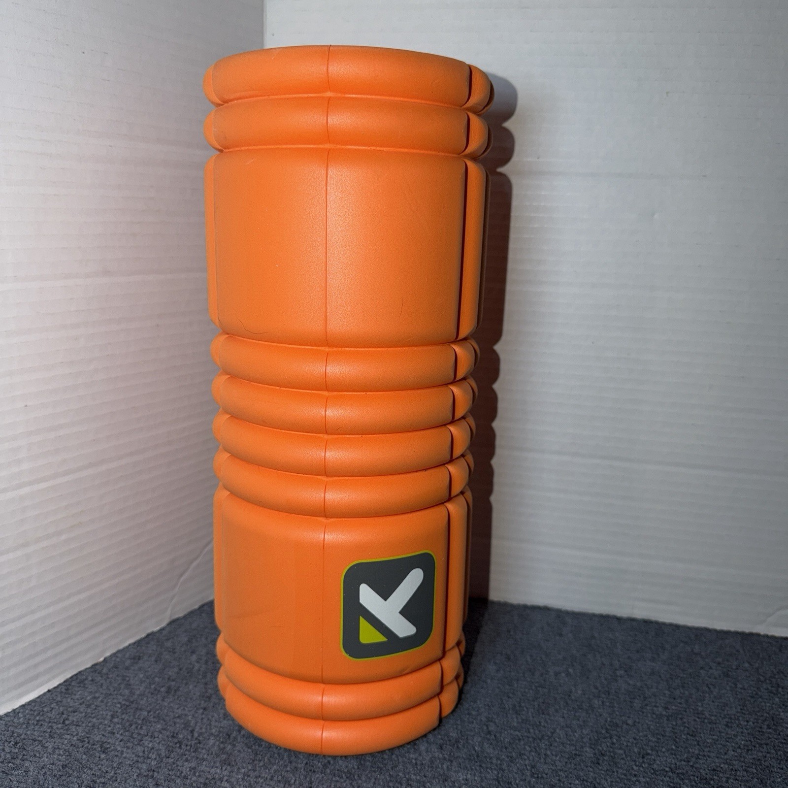 TRIGGERPOINT PERFORMANCE THERAPY GRID FOAM ROLLER 13-INCH, ORANGE - ORANGE EUC