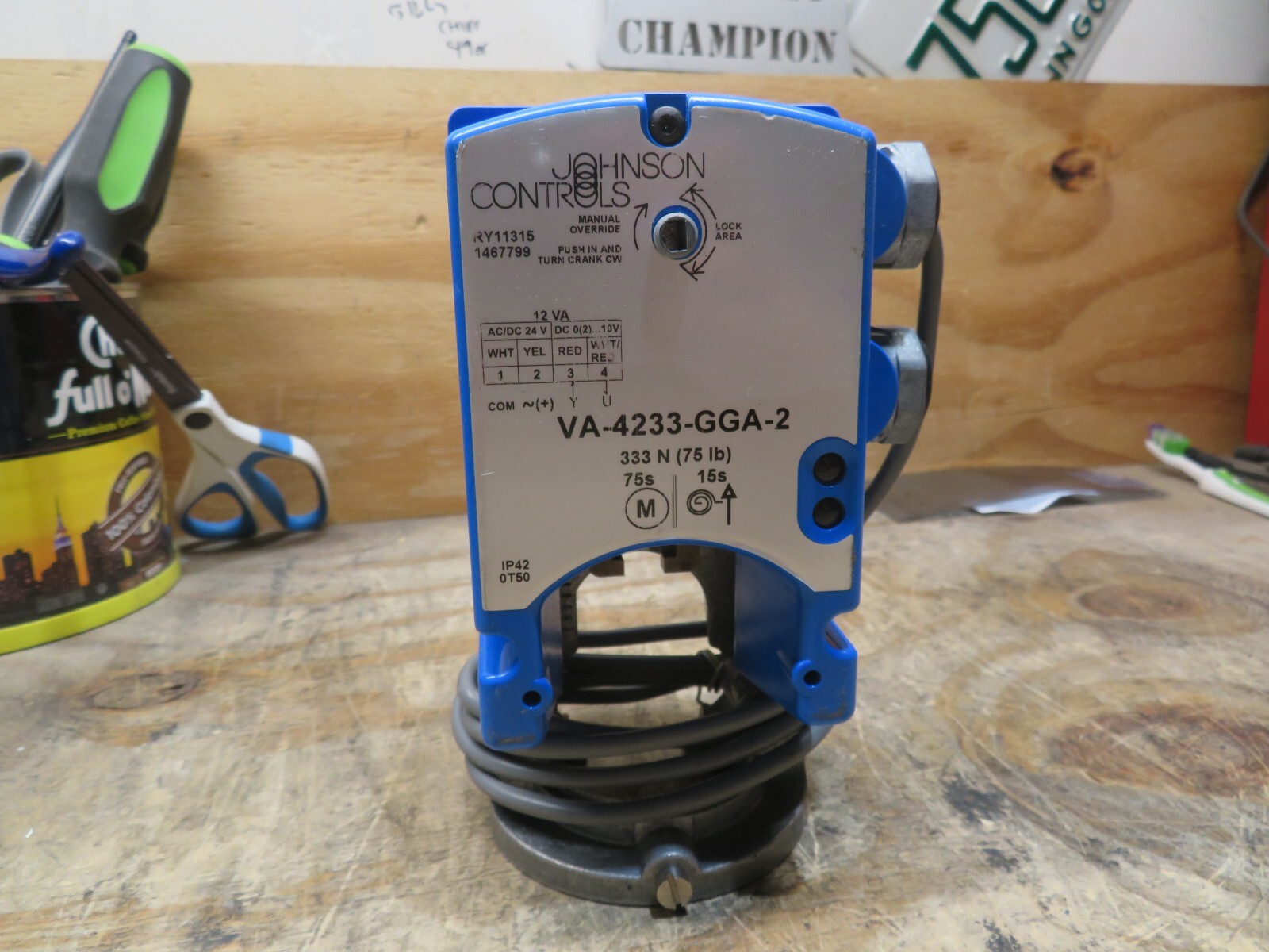 Johnson Controls Modulating Spring Return Actuator 24V Part# VA-4233-GGA-2 AS IS