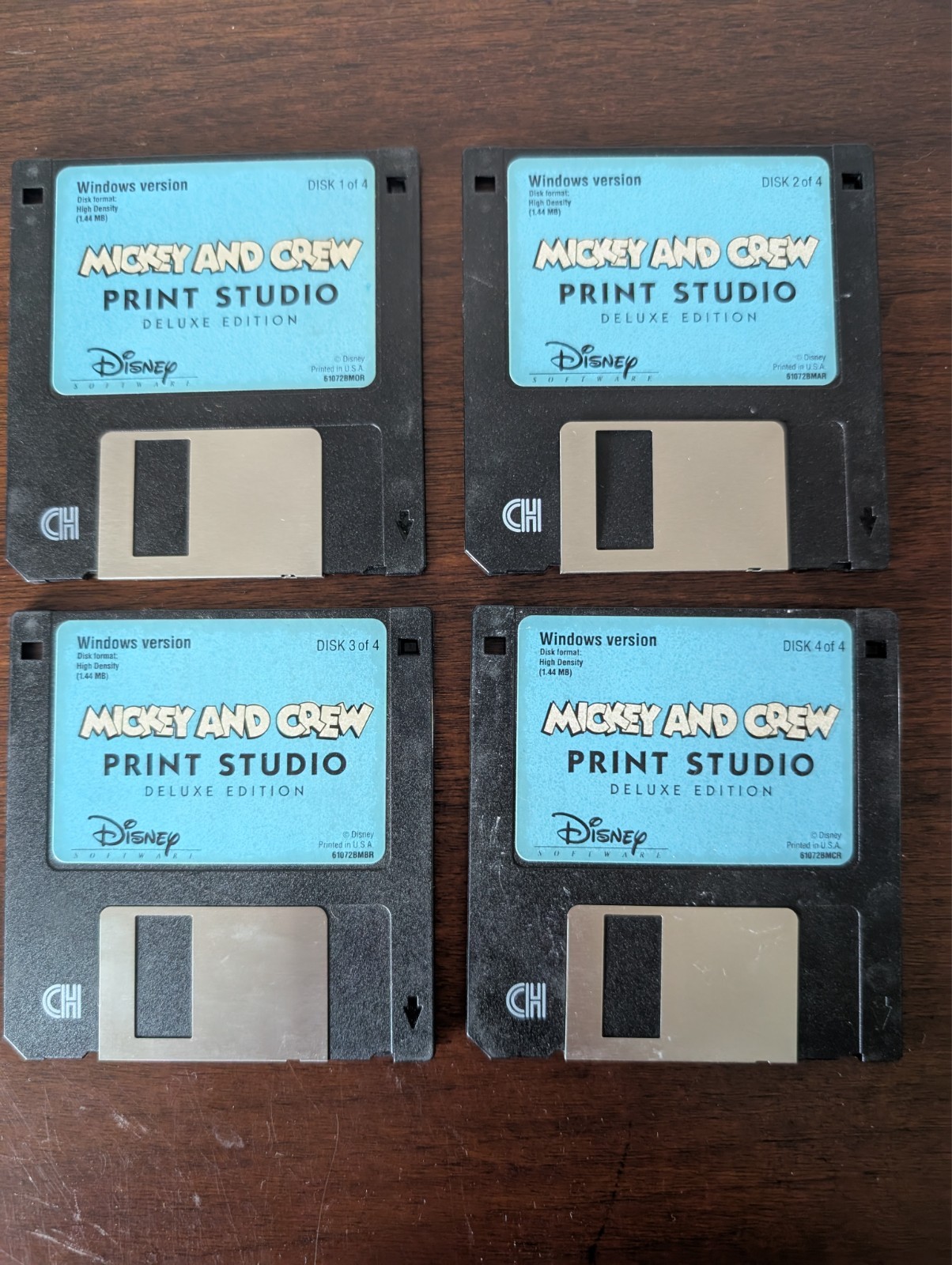 Micky and Crew Print Studio Deluxe Ed. Disney 3 1/2" floppy vintage collectible