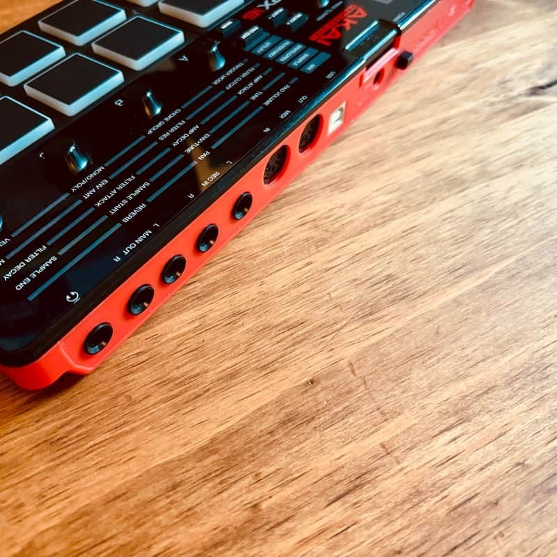Akai MPX16 Sampler with SD Cards and Power Supply