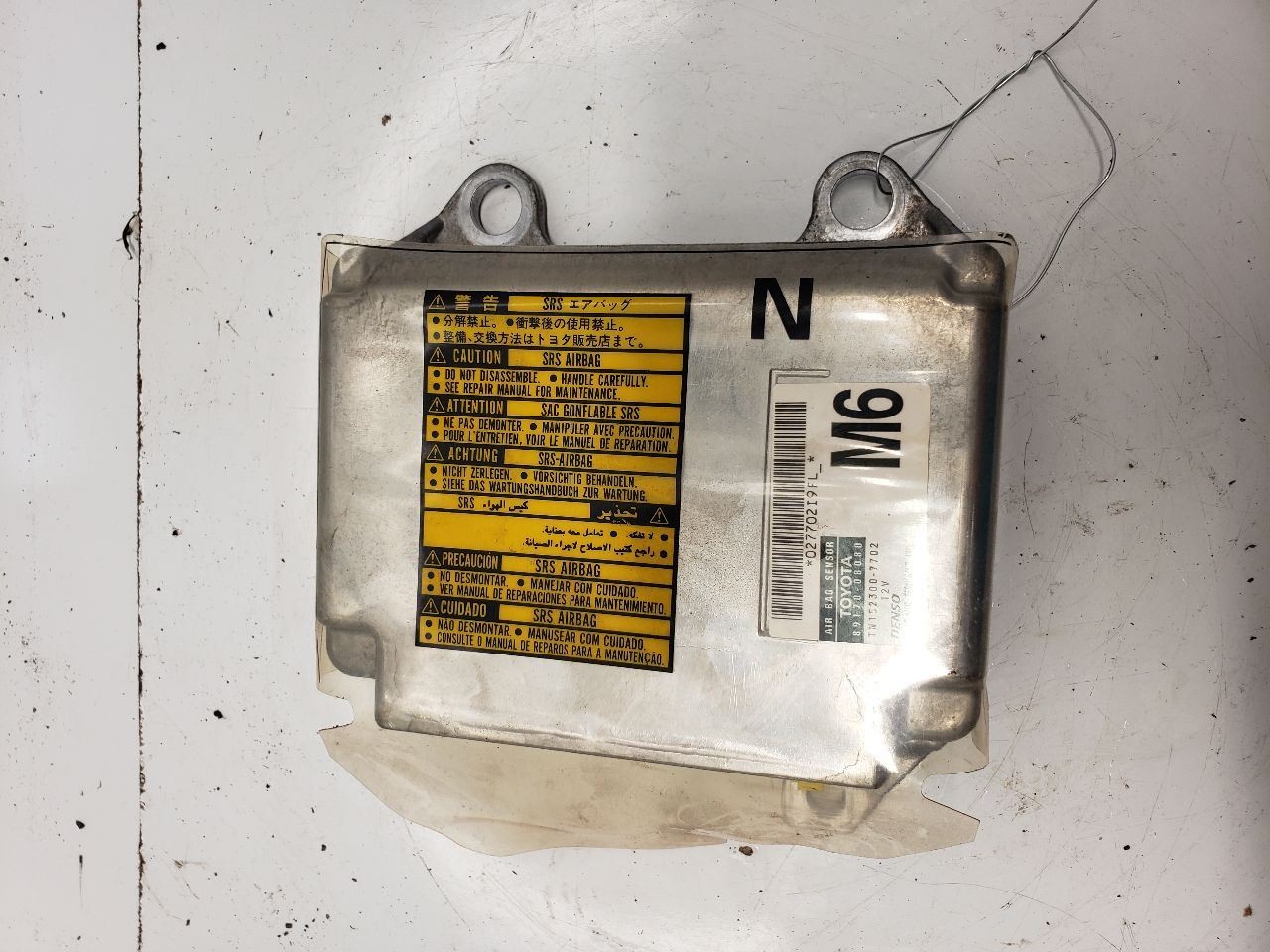 2005-2007 Toyota Sienna Control Module ab Under Console OEM 1369143