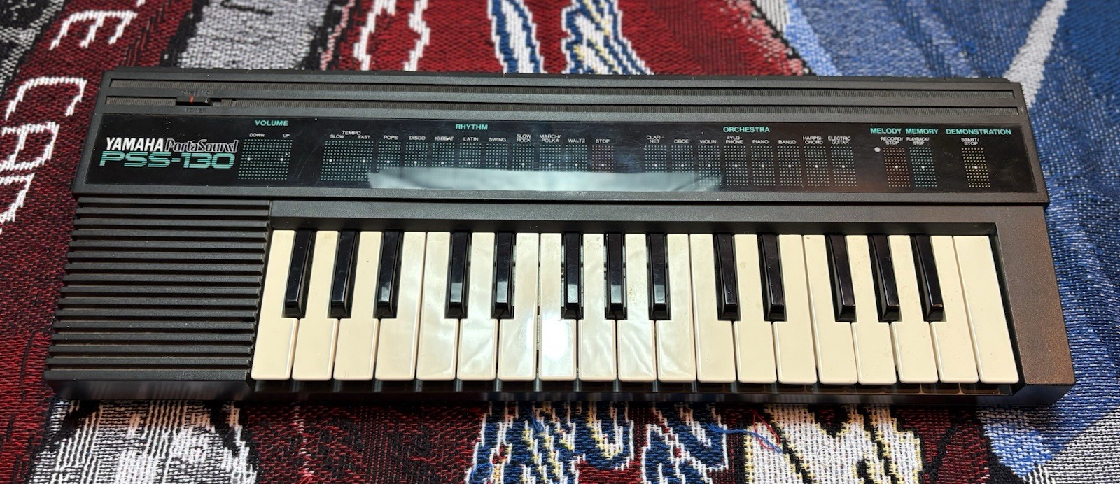 Vintage Yamaha PortaSound PSS-130 Electronic Synthesizer Works