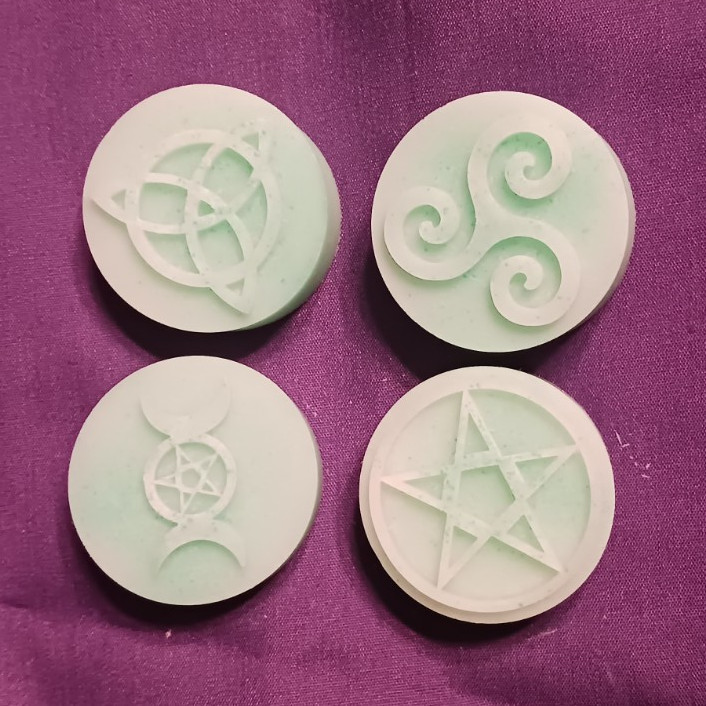 4pc Green Wicca & Paganism Symbol Sage Scented Wax Melts