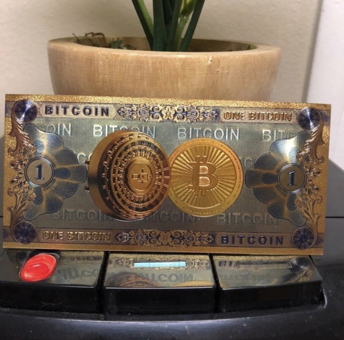 24k Gold Foil Plated Bitcoin Cryptocurrency  Banknote Collectible