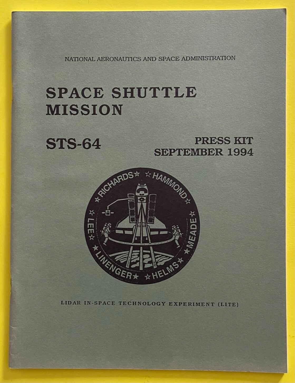 STS-64 NASA RELEASED UNCOMMON BLUE COVER SPACE SHUTTLE MISSION PRESS KIT