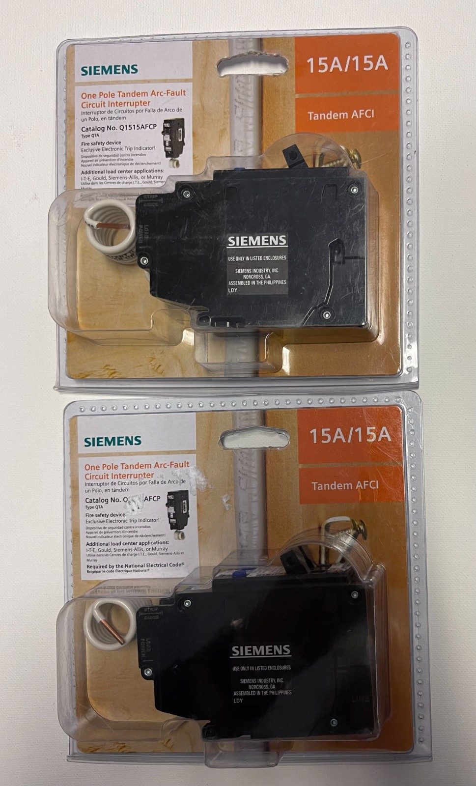 * lot of 2 * NEW  Siemens 15Amp 120V 1-Pole Tandem CAFCI Type QTA Circuit Breake