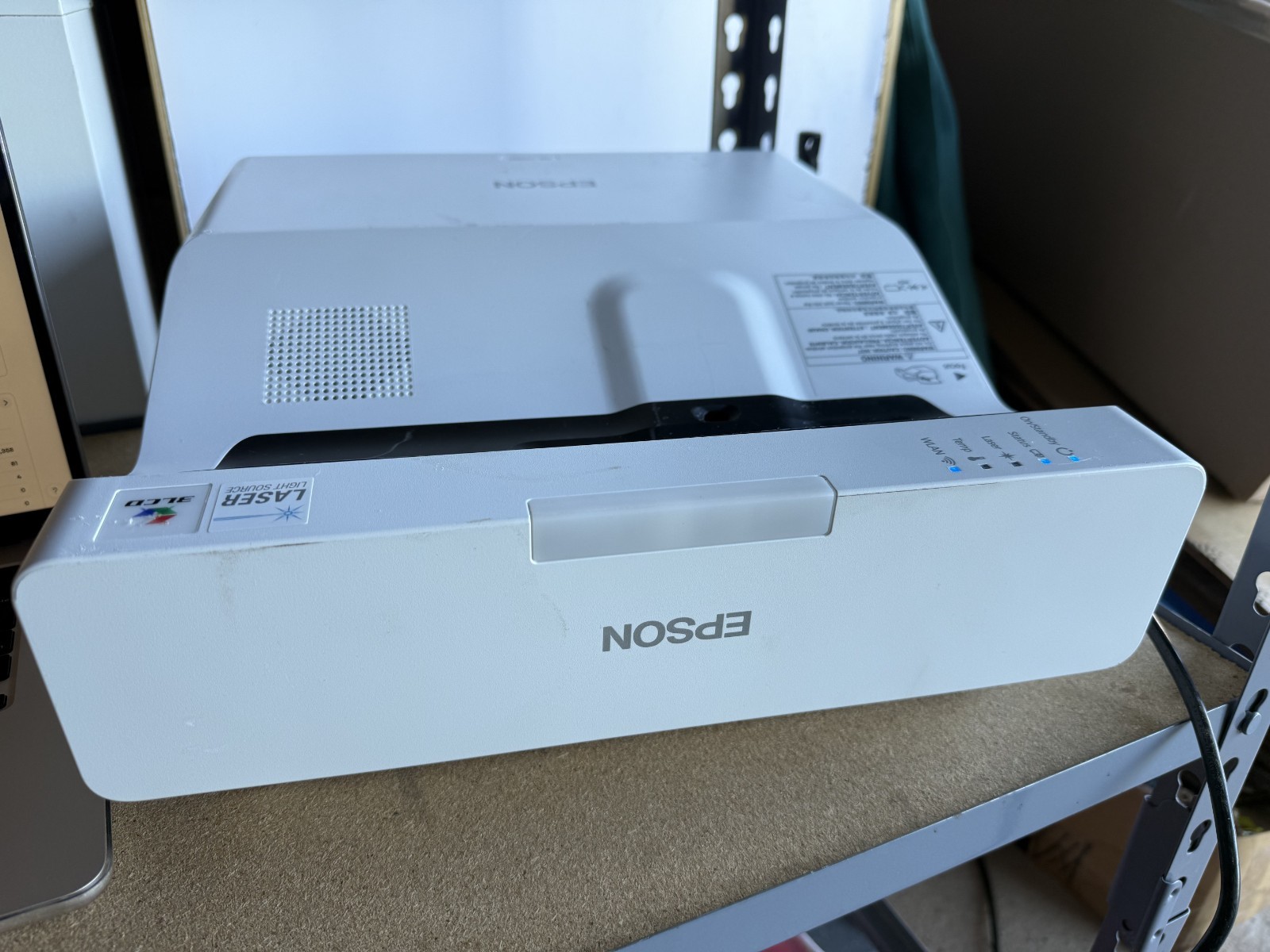 Epson LCD Projector EB-725Wi Model H998A