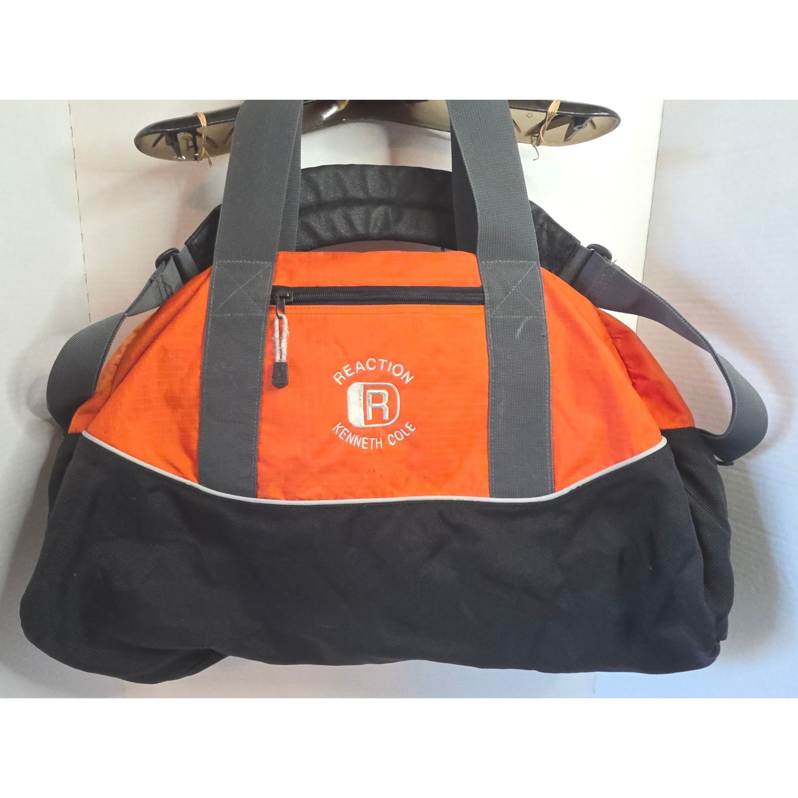 Kenneth Cole Reaction Large Orange Black Duffel Bag Gym Travel Weekender W/Strap
