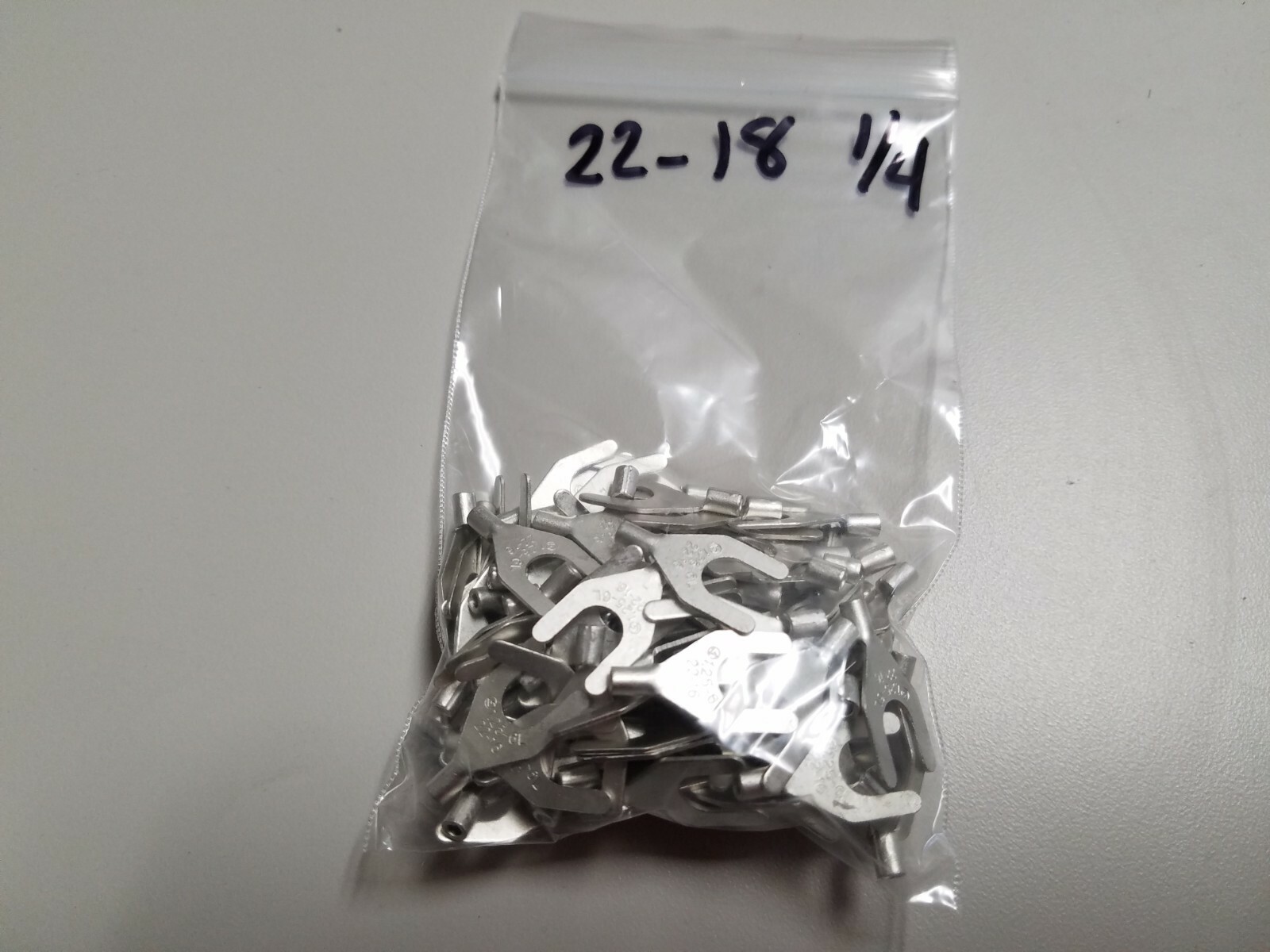 100 Spade Fork Terminal Connector Non-Insulated Uninsulated 22-18G AWG Gauge 1/4