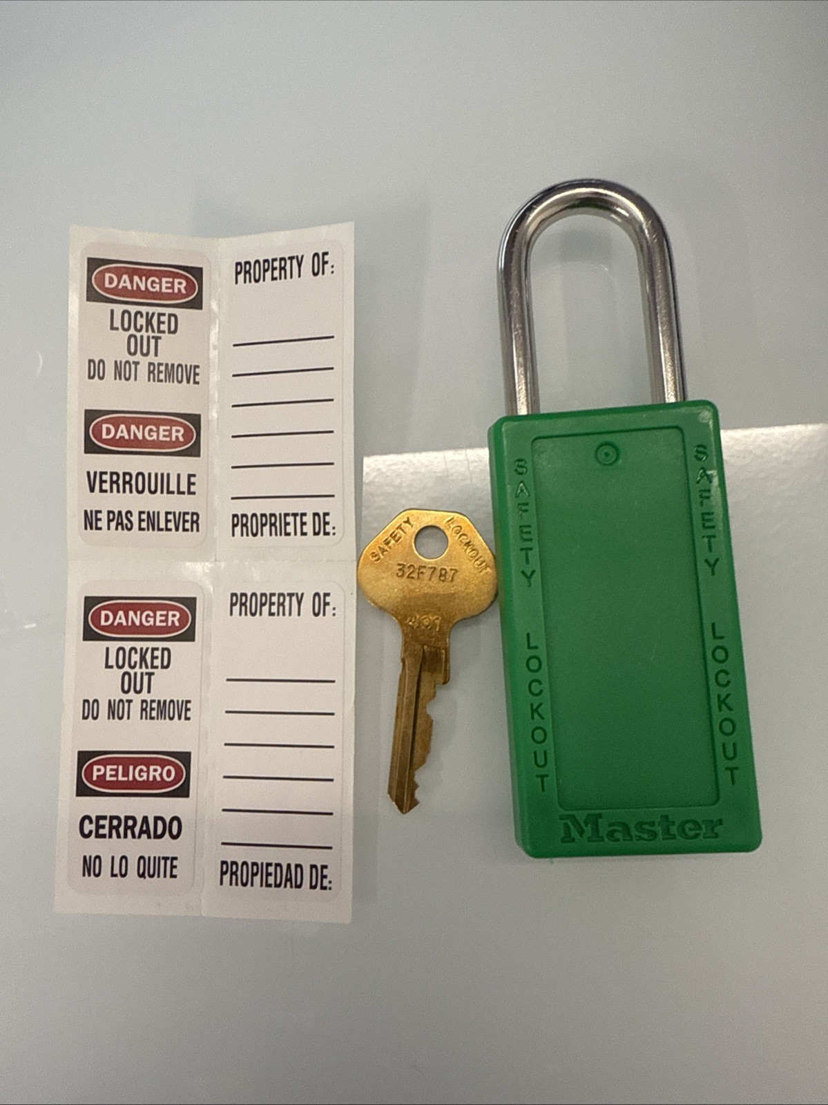 Master Lock 411Grn Lockout Padlock, Keyed Different, Thermoplastic, Green, 1