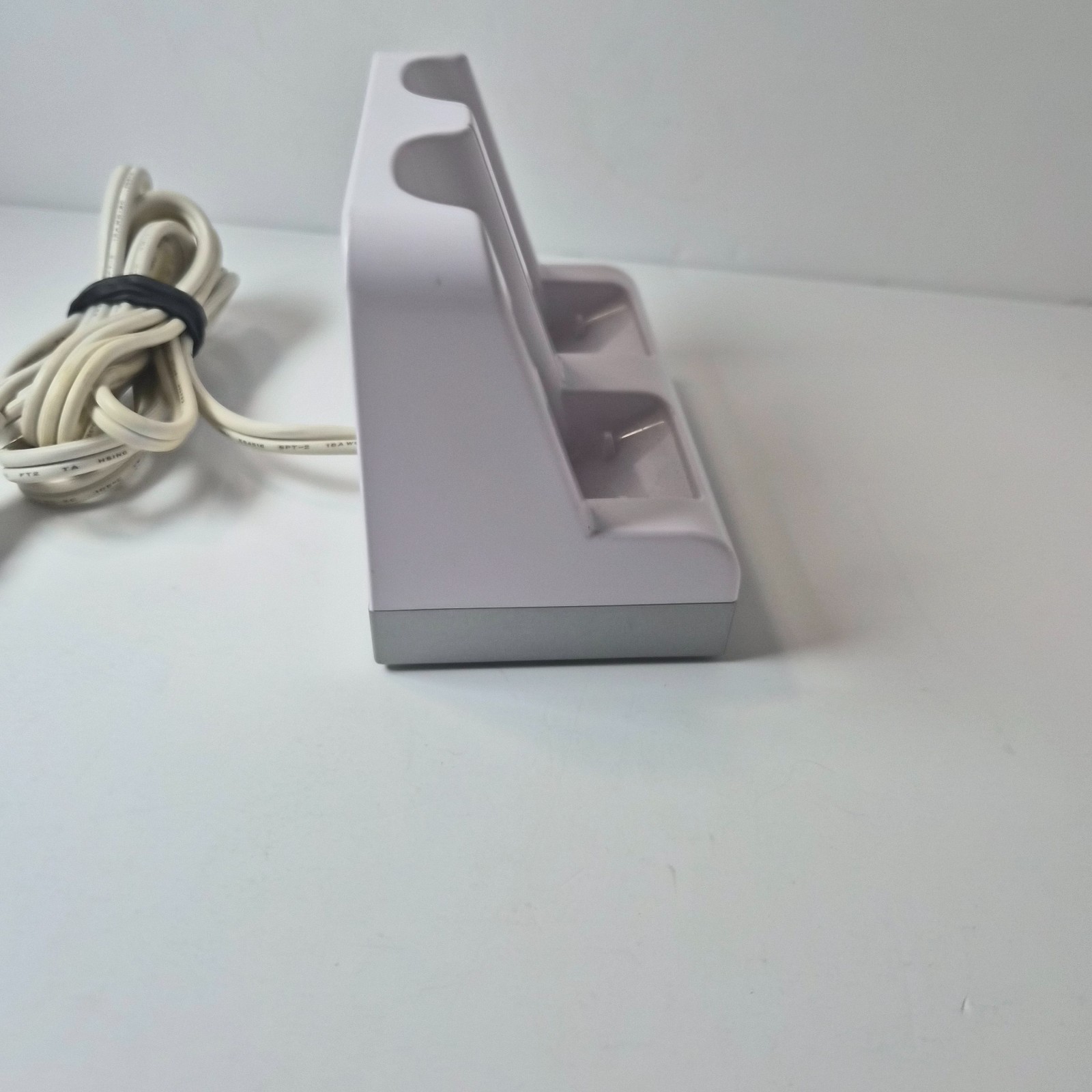 Nyko Wii Remote Charge Station Dock Base Only Tested (N1)