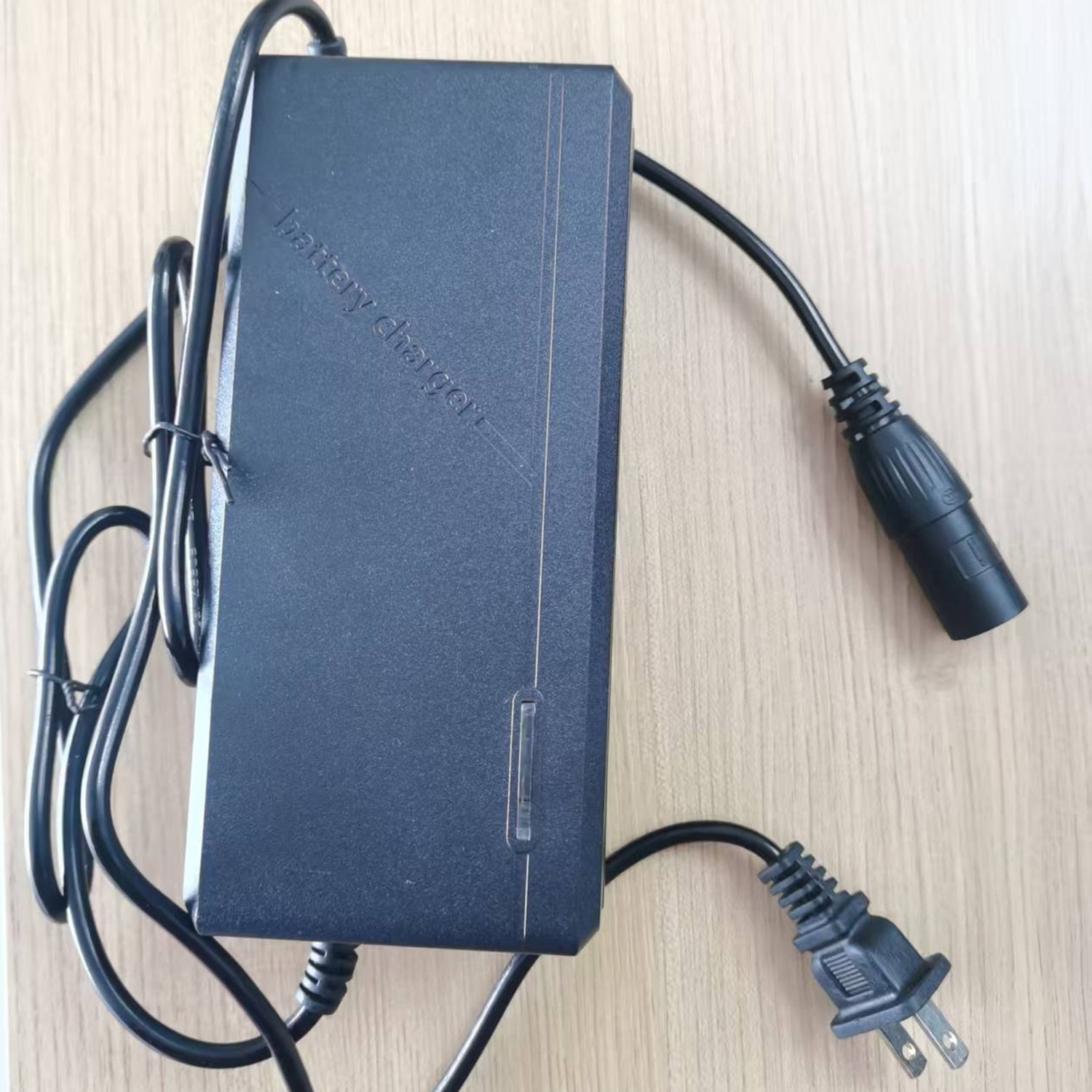 JUNLING RD2 60V3A Battery Charger Input AC100-240V-50/60HZ Output DC 67.2V/3.0A