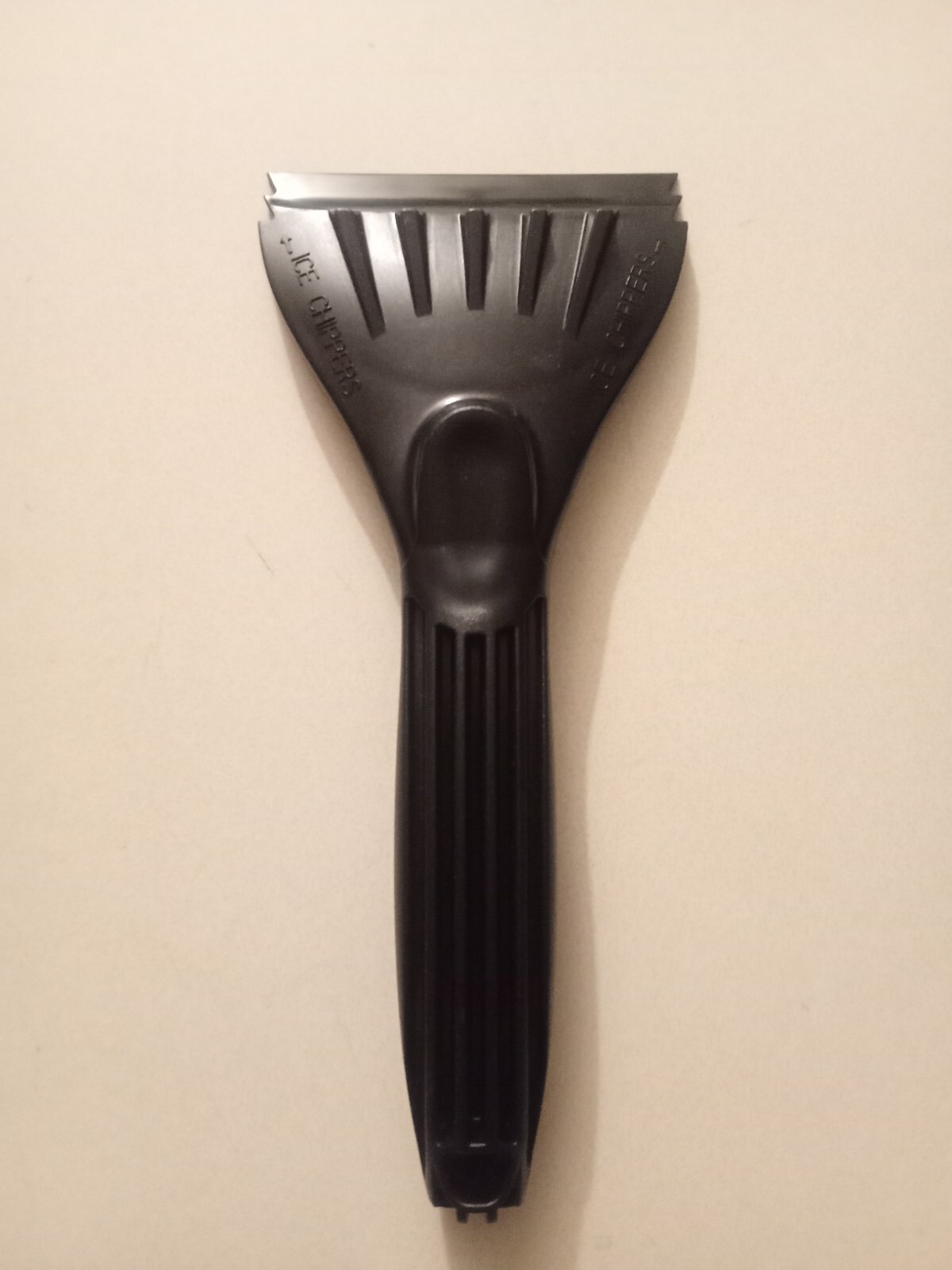 9" Ergonomic Ice Scraper/Chipper For Car Window, Black, Plastic, New.