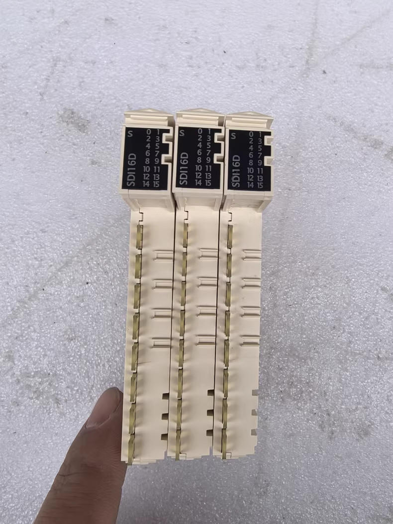 NEW TM5SDI16D PLC Module TM5SDI16D