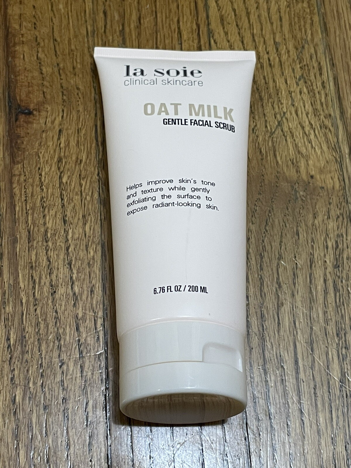 la soie Clinical Skincare Oat Milk Gentle Facial Scrub 6.76 fl oz 200 ml SEALED