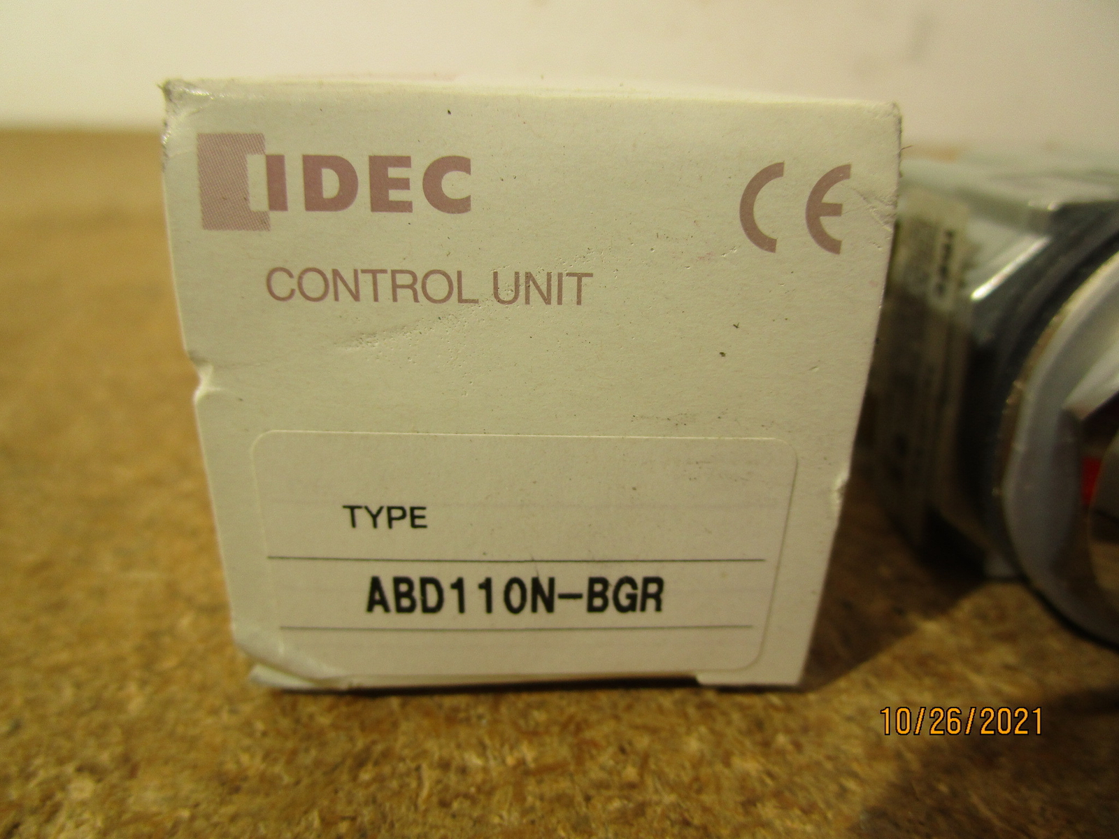 IDEC ABD11ON-BGR Pushbutton Switch SPST-NO Standard Panel Mount Front