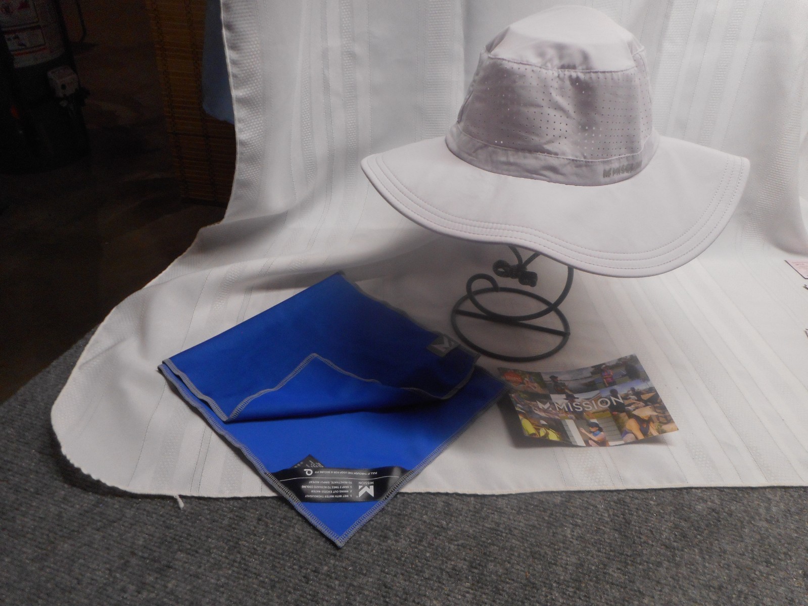 Mission Hydroactive Cooling UPF 50 Bucket Hat Neck Band Wrap NWT