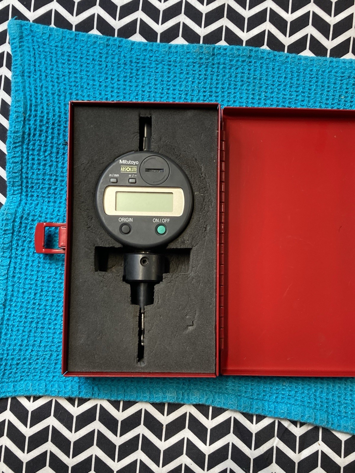 MITUTOYO 543-683B, Model ID-S1012EB Digital indicator Absolute With Case
