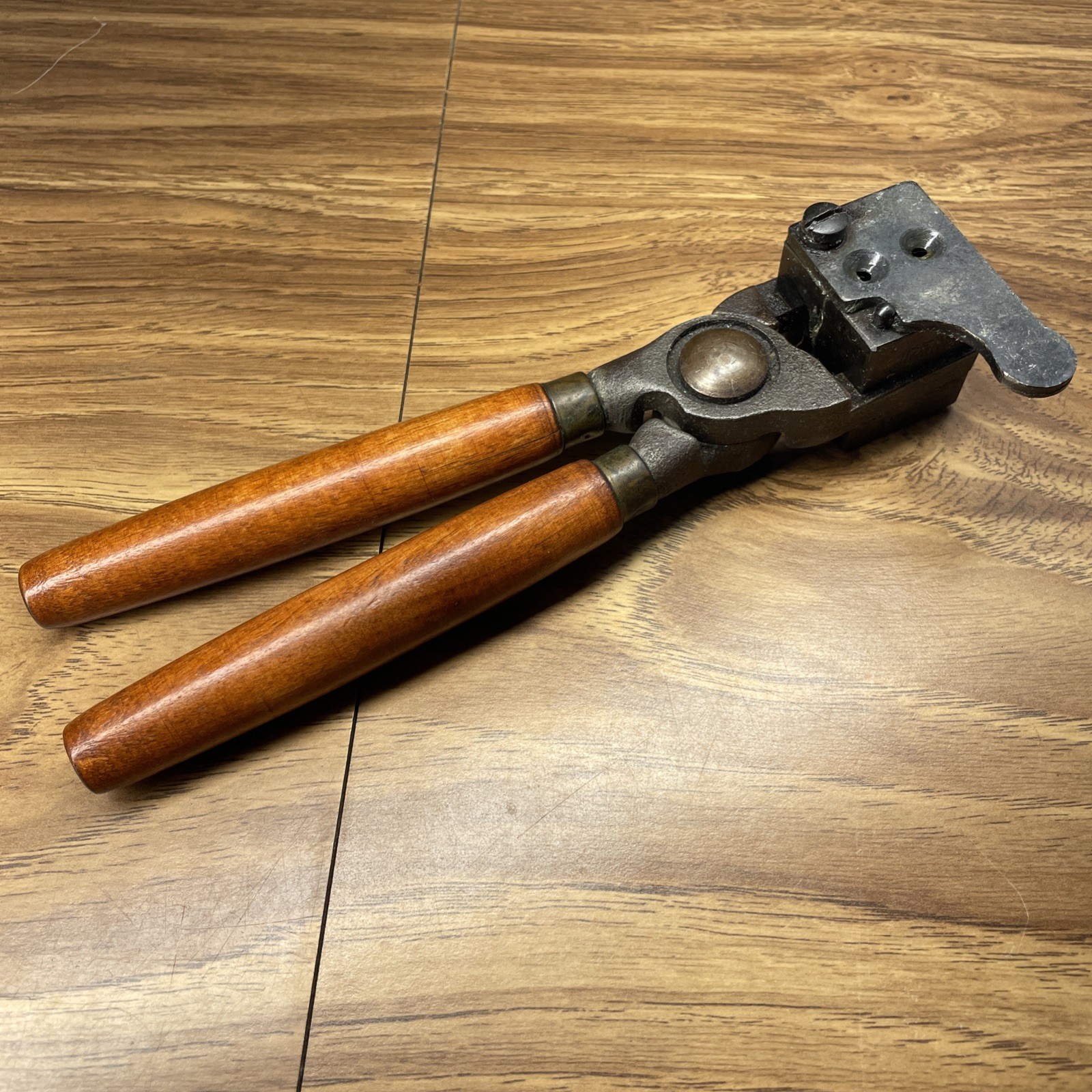 LYMAN/IDEAL 358429 38 SPEC./357 CALIBER 168 GRAIN SEMI-WADCUTTER MOLD 2 CAVITY