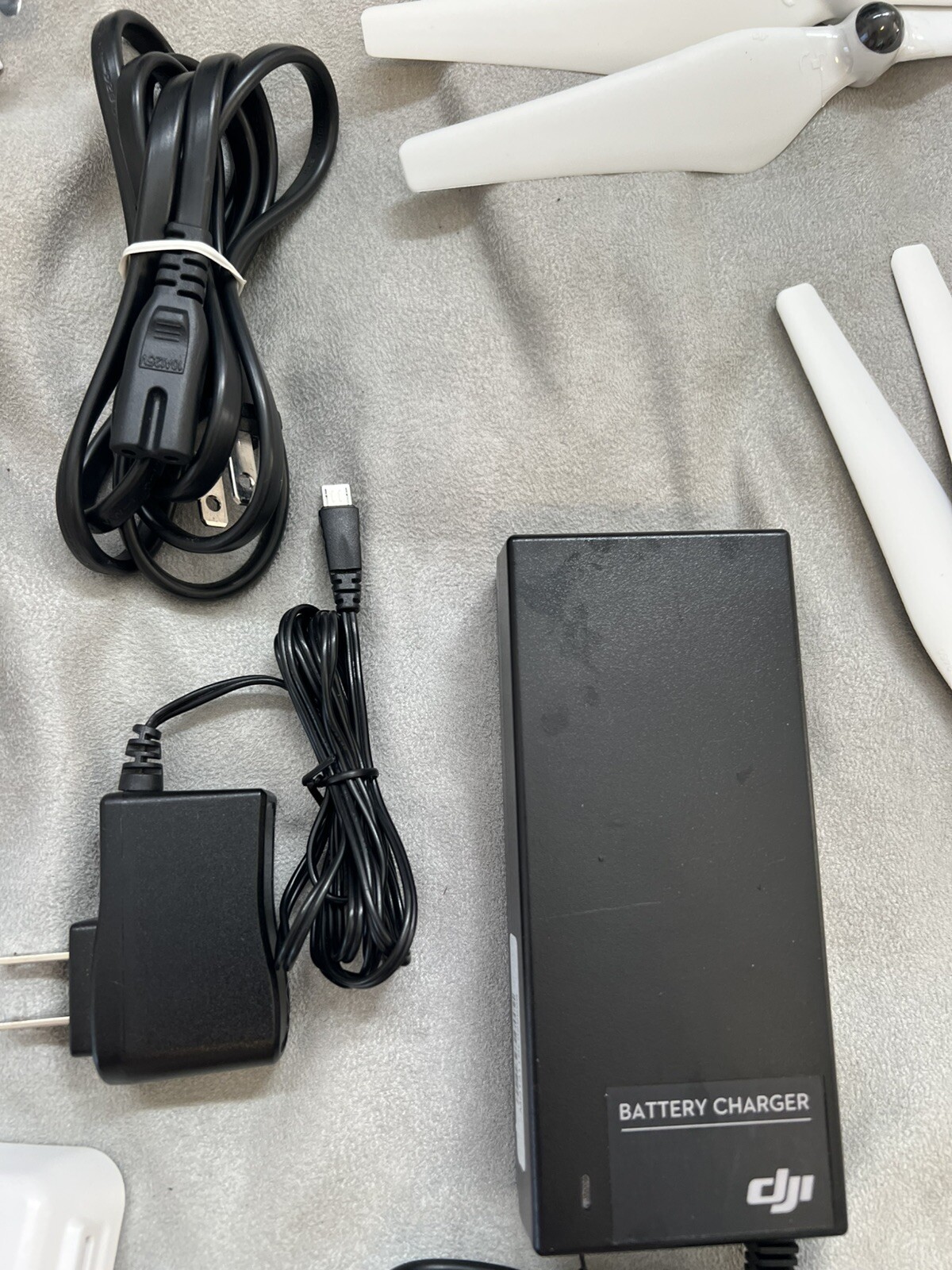 DJI Phantom 2 Vision PV330 1080p Camera Drone Transmitter EUC + Extra No Battery
