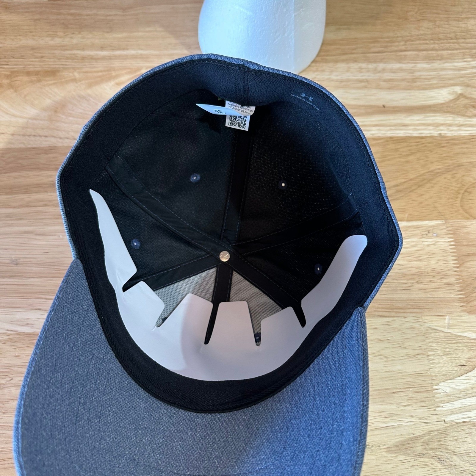 Under Armour UA Men's Blue w/blue logo Classic Fit L/XL Cap Hat NWT