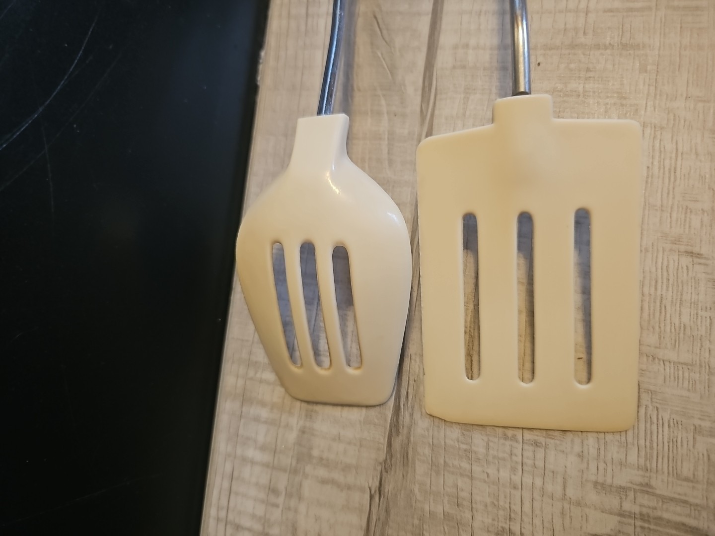 White Slotted Spoon Slotted Spatula Kitchen Utensils Retro White Handle 2 Set