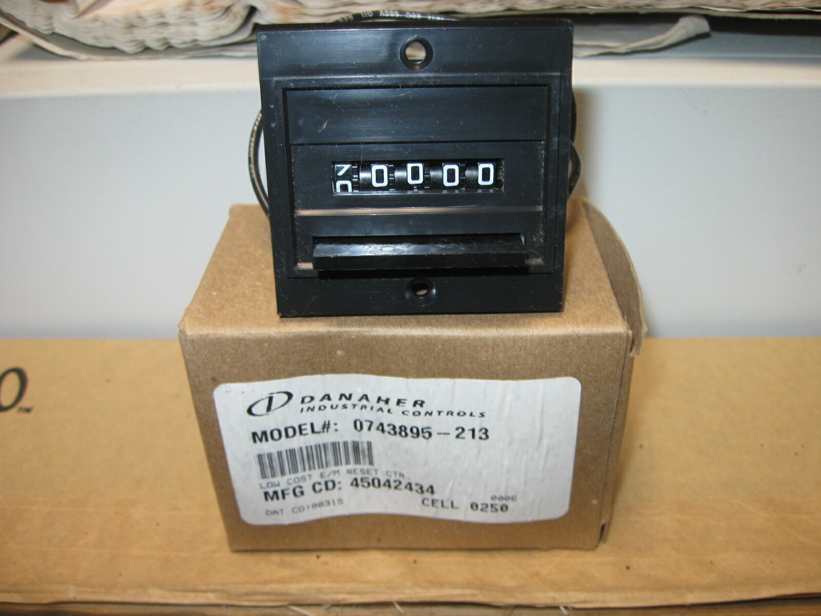 Veeder-Root Electromagnetic Counter with reset 24v 5 watt 743895-213