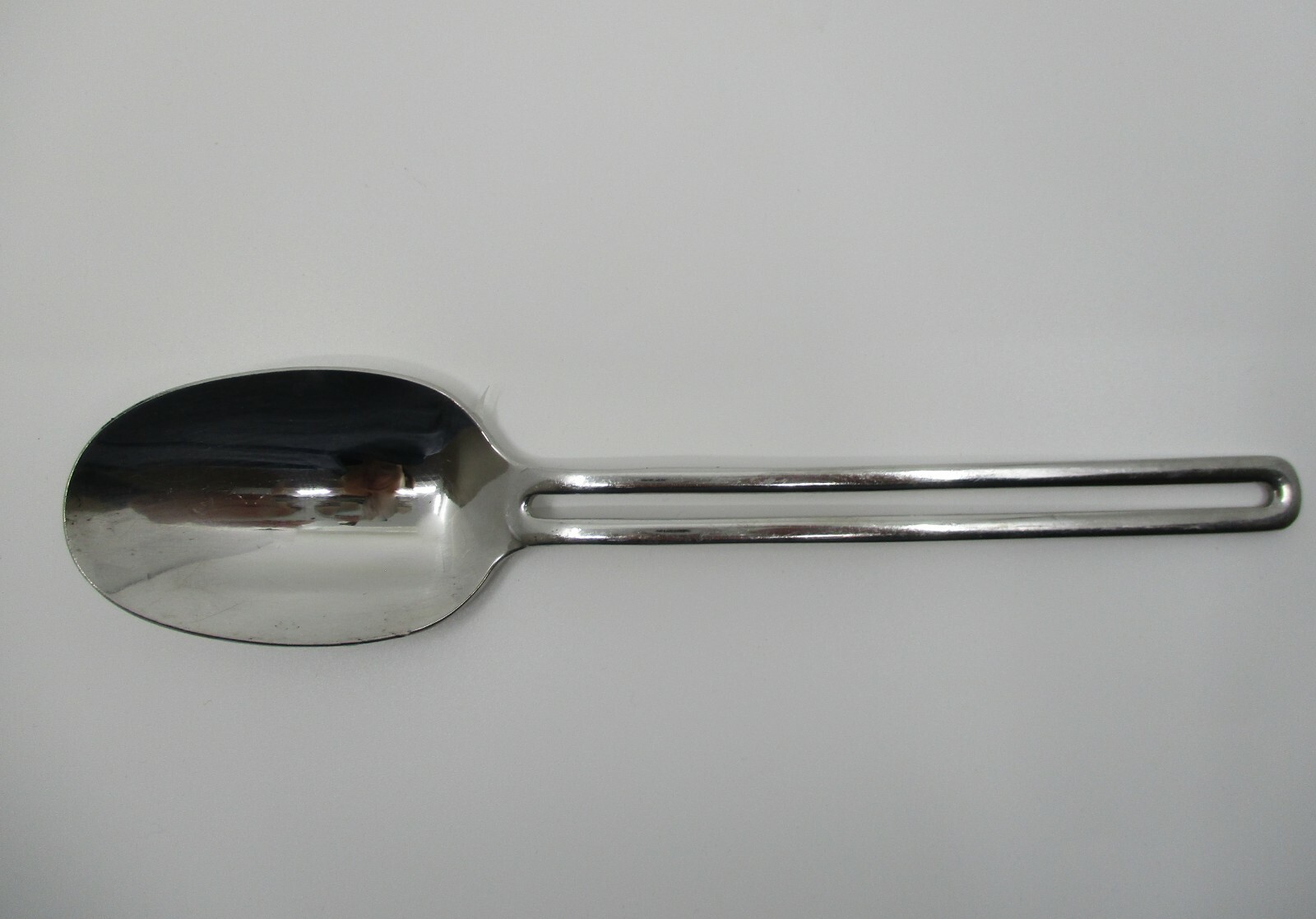TOWLE  STAINLESS NORDIC PLACE OVAL SOUP SPOON  - 7 1/2" 07P