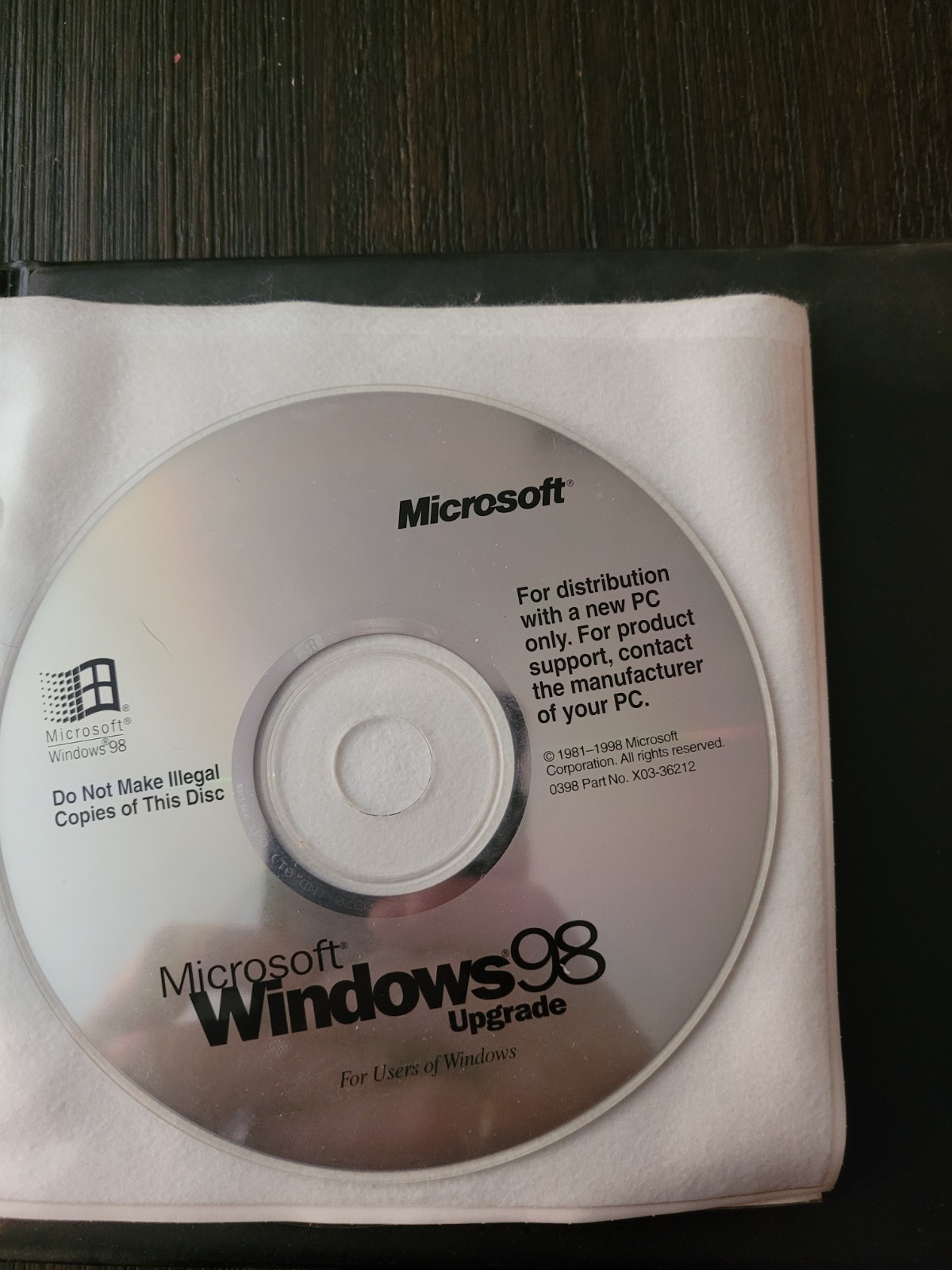 Vintage Gateway Computer Software Storage Binder With CDs Windows 95 Encarta 98
