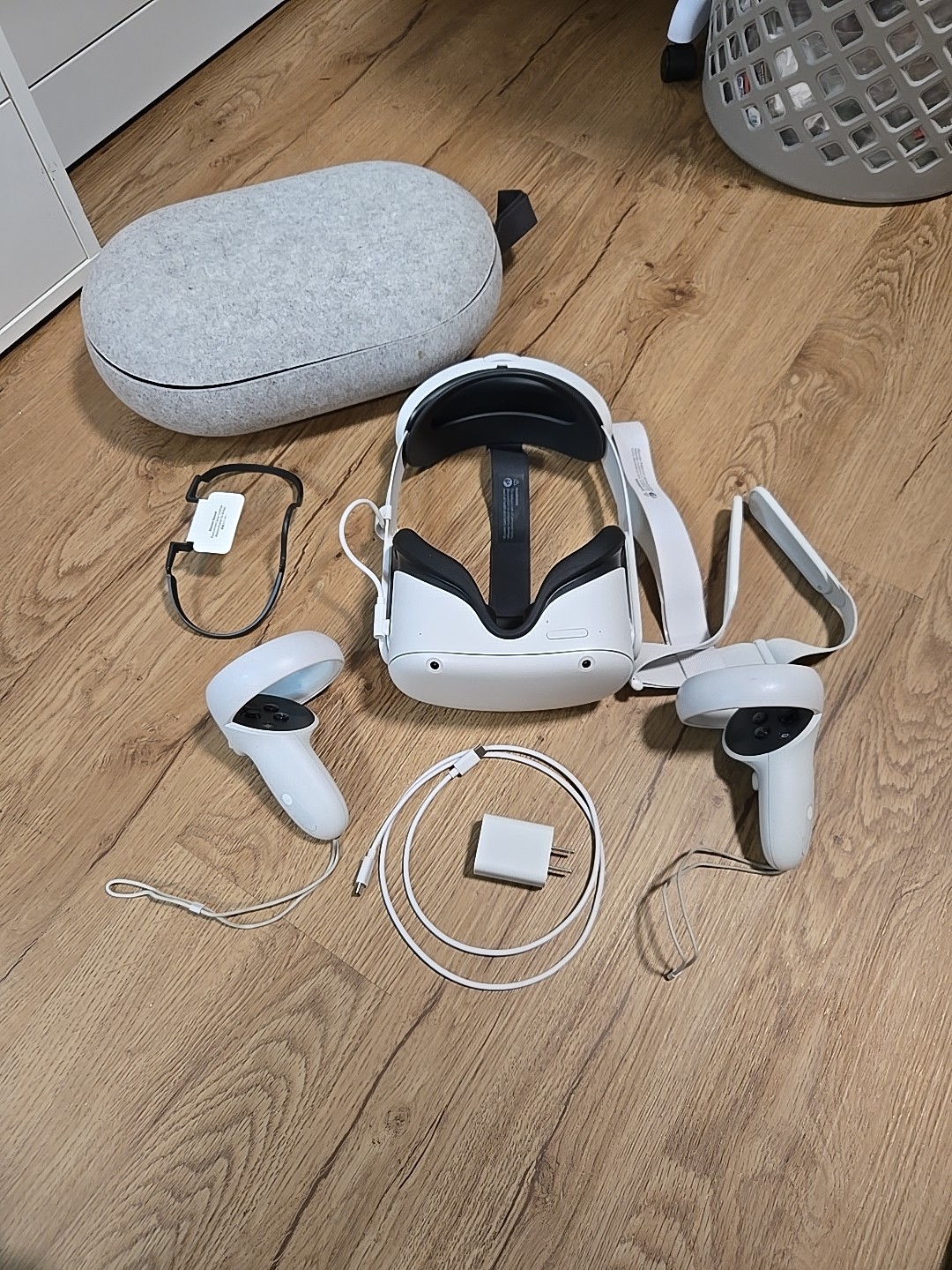 Oculus Quest 2 256GB VR Headset W/battery Pack & Carrycase Joycons Drift