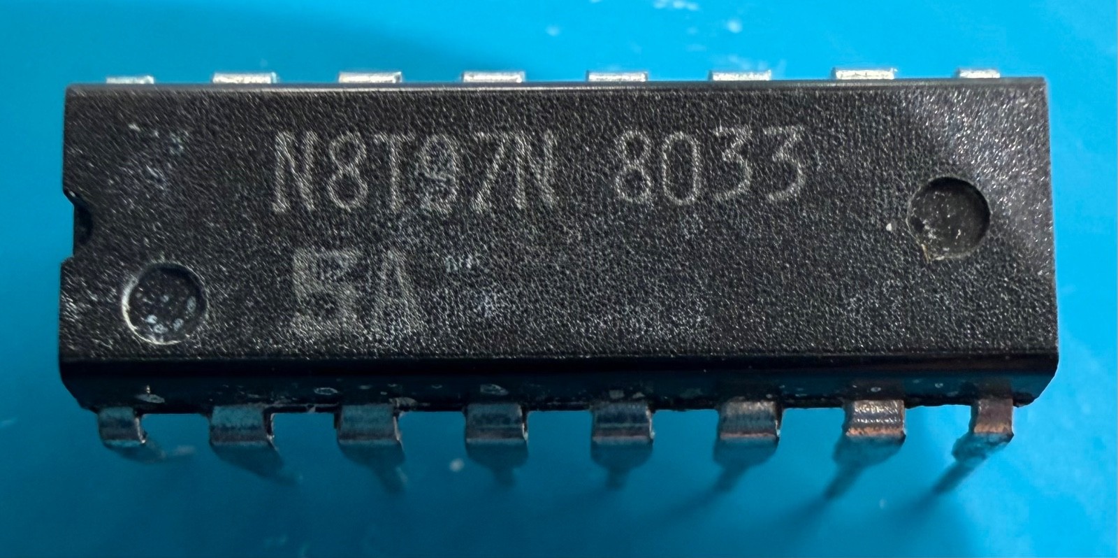 Signetics N8T97N Integrated Circuit