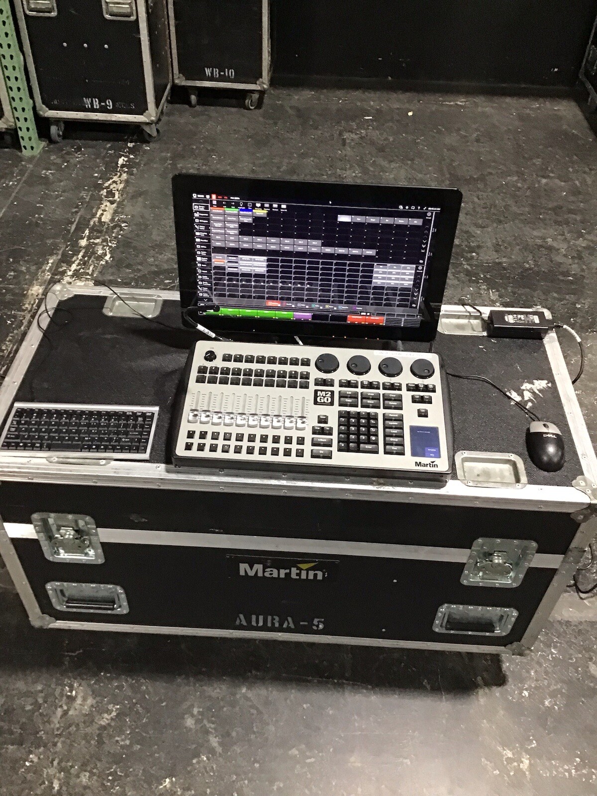 Martin M2GO Lighting Console kit with case