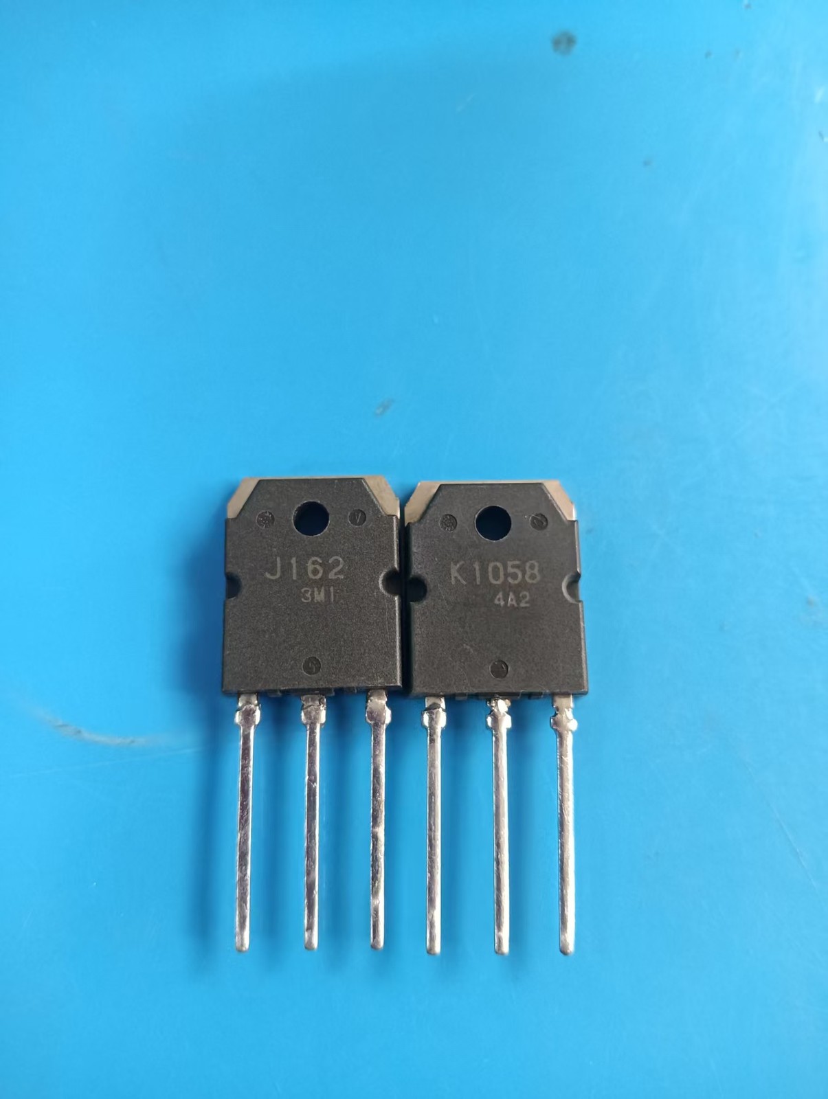 1pair  Transistor HITACHI TO-3P 2SJ162/2SK1058 J162/K1058 100% Genuine and New