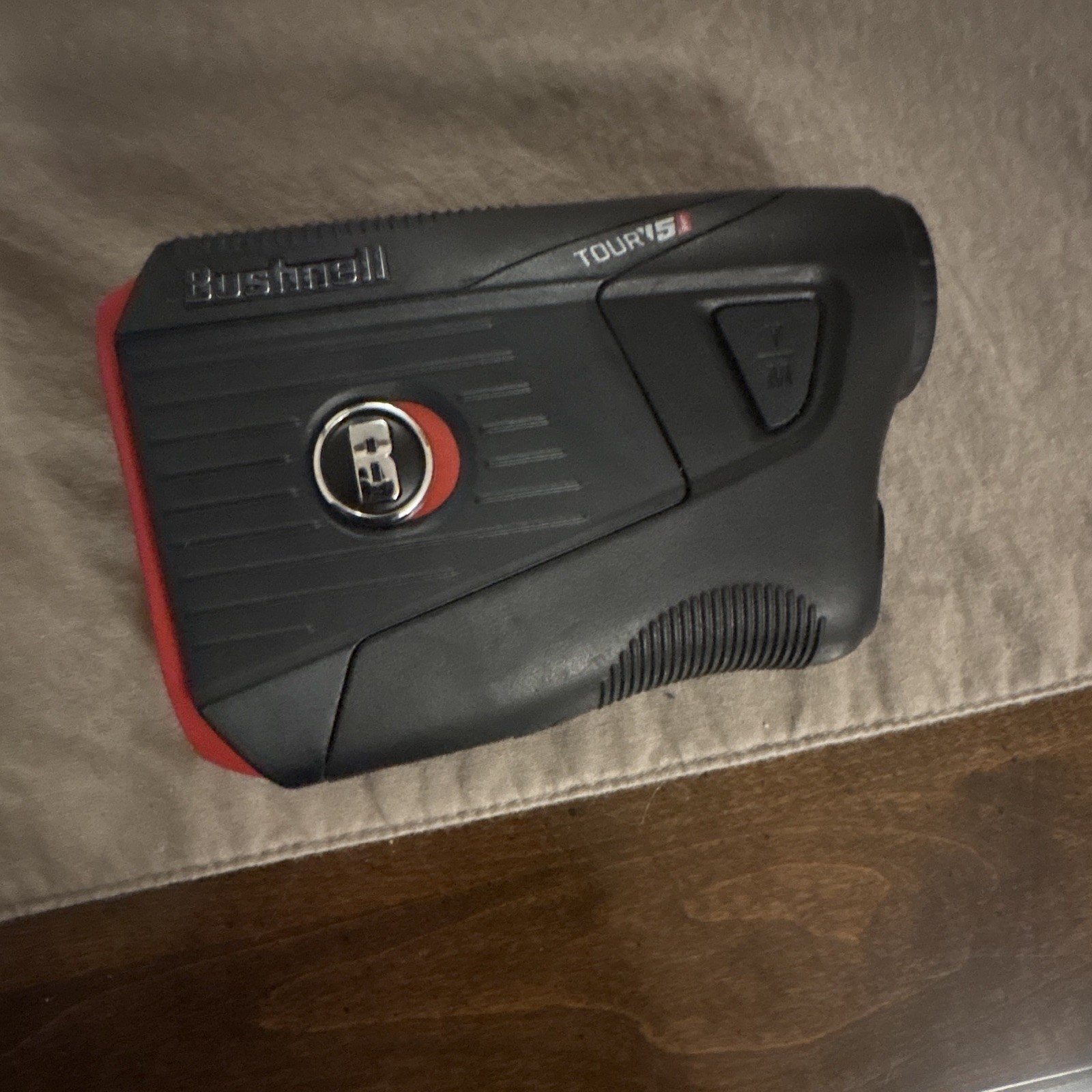 Bushnell Tour V5 Golf Laser Rangefinder w/ PinSeeker Black/Red EXCELLENT***