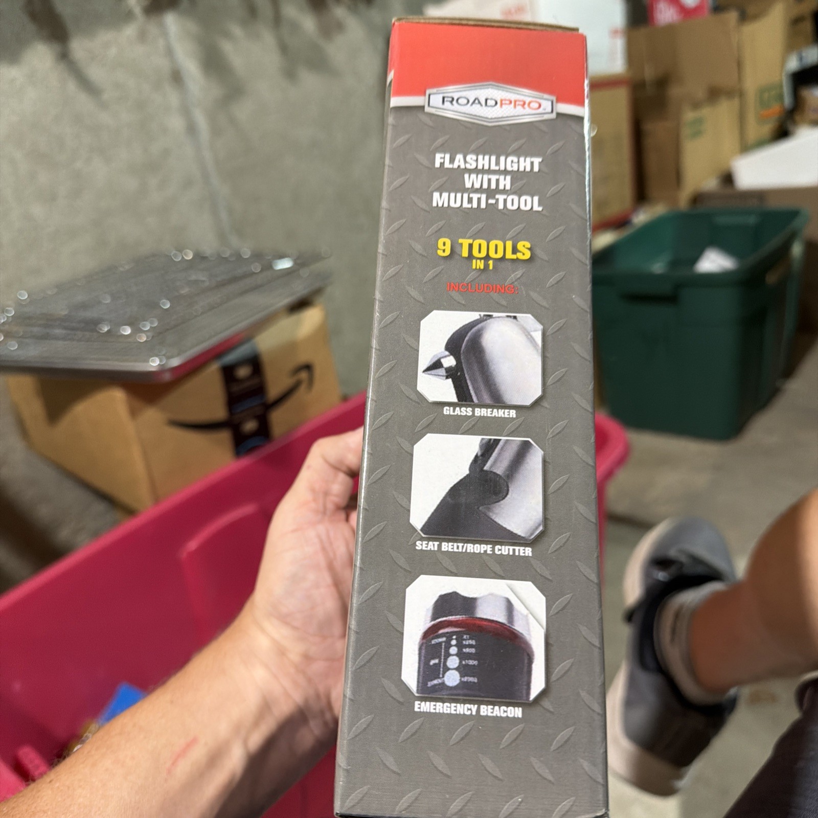 ROADPRO FLASHLIGHT WITH MULTI-TOOL---NEW☆