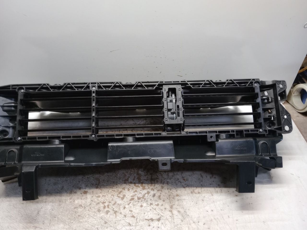 Air Shutter Upper Fits 20-22 CR-V 1617408