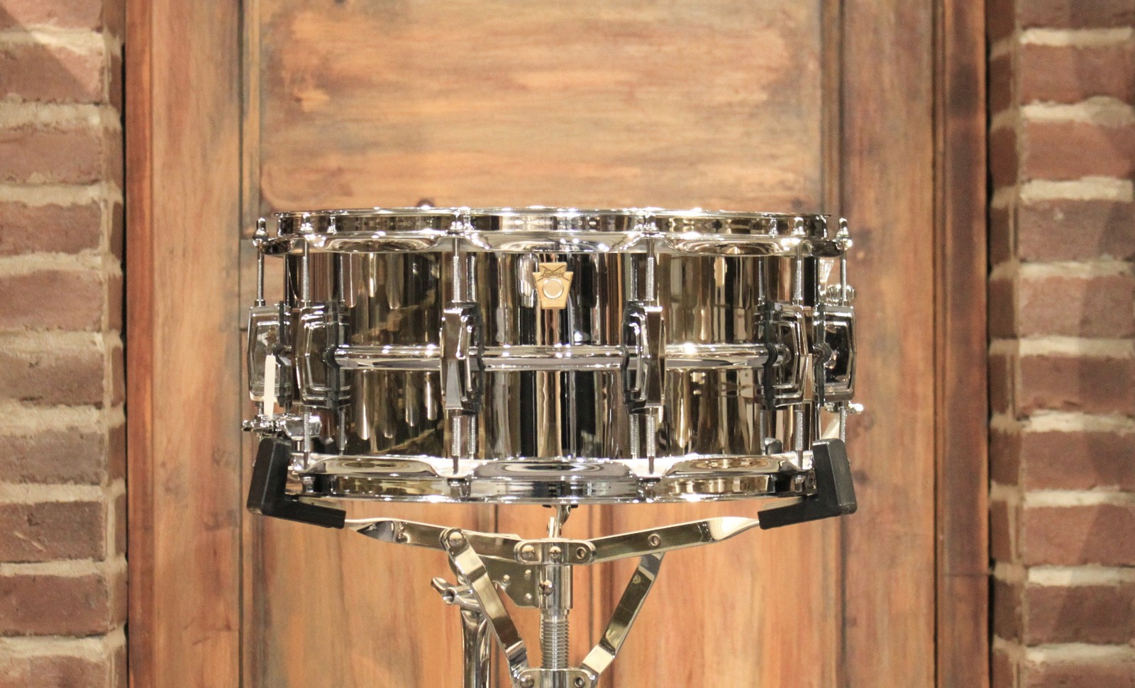 Ludwig Supraphonic 6.5x14 LM402 Snare Drum - B-stock!