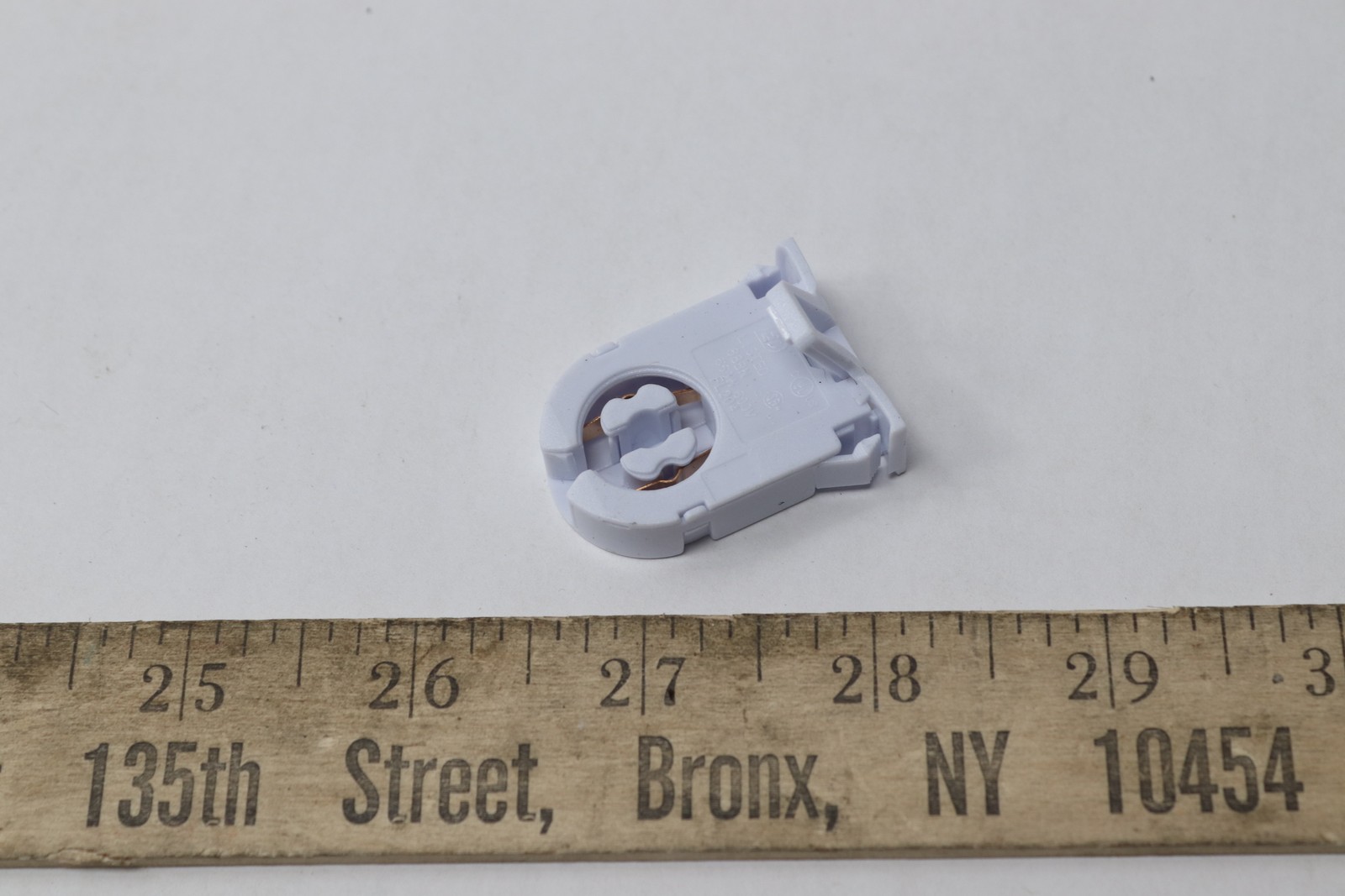 Lamp Holder White MG13LPNS