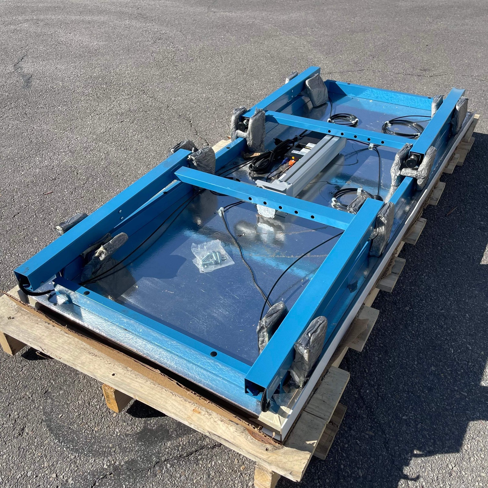 Z@ ERGOSWISS Work Table Lift System 70”x28” Blue