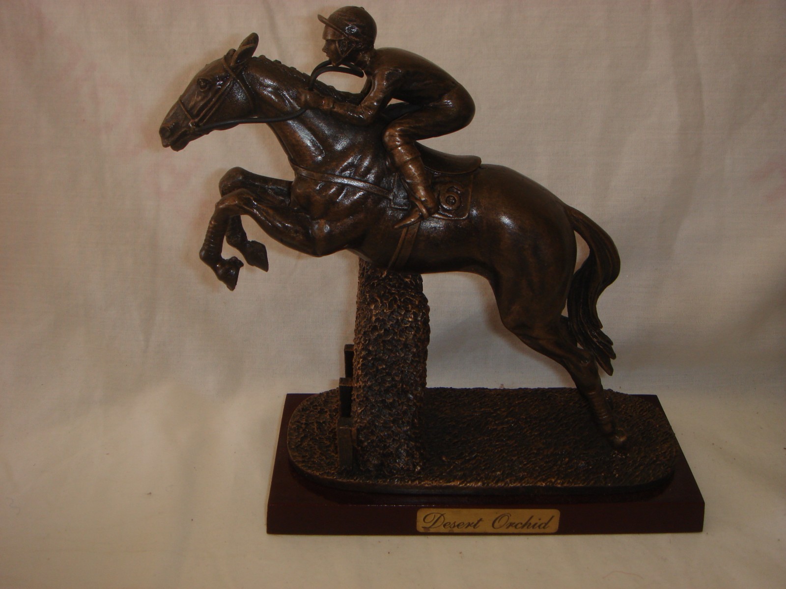 DESERT ORCHID lovely bronze statuette of the great horse, in its original box